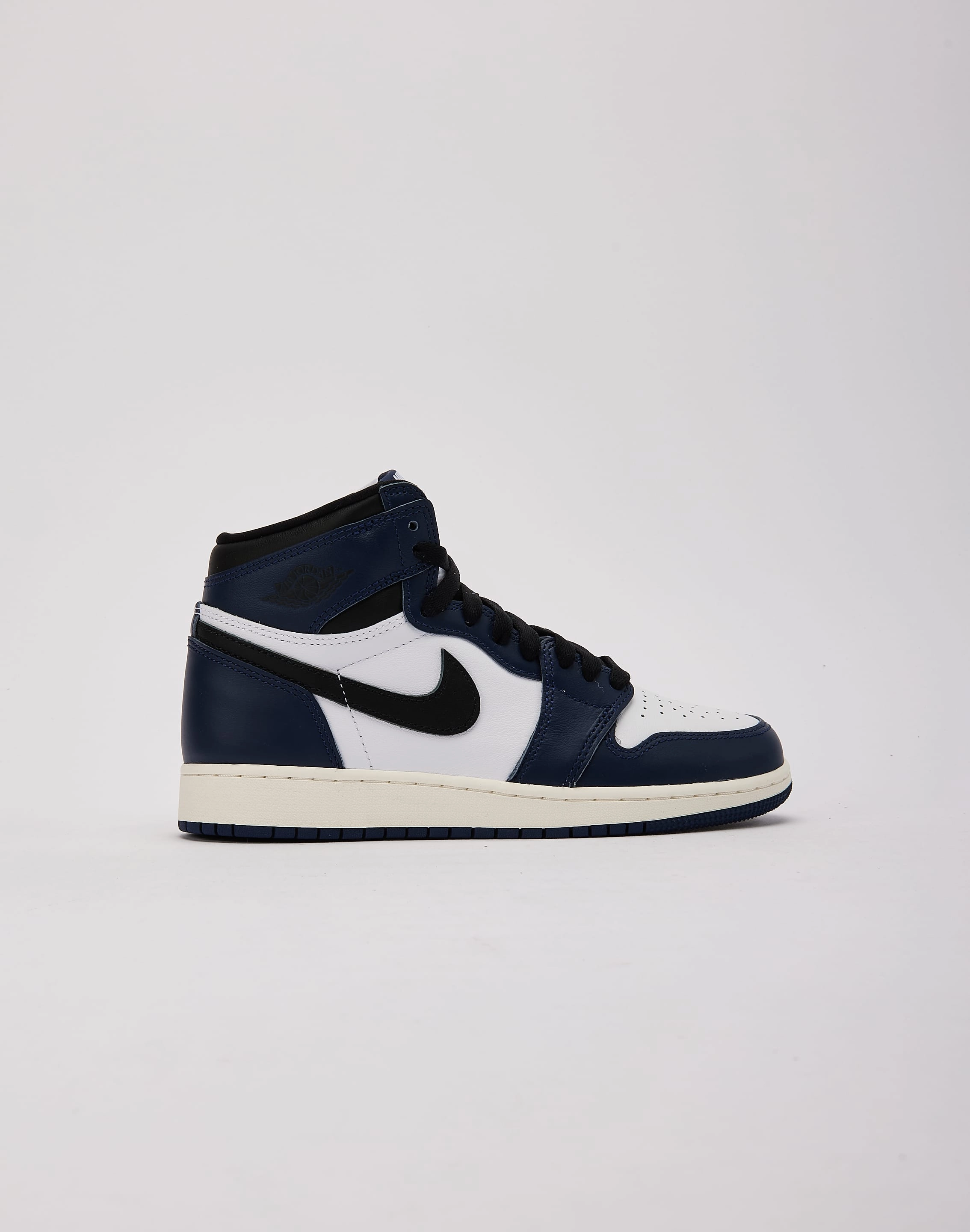 Jordan Air Jordan 1 Retro High OG 'Midnight Navy' Grade-School Kids' loafers Durable Outsole