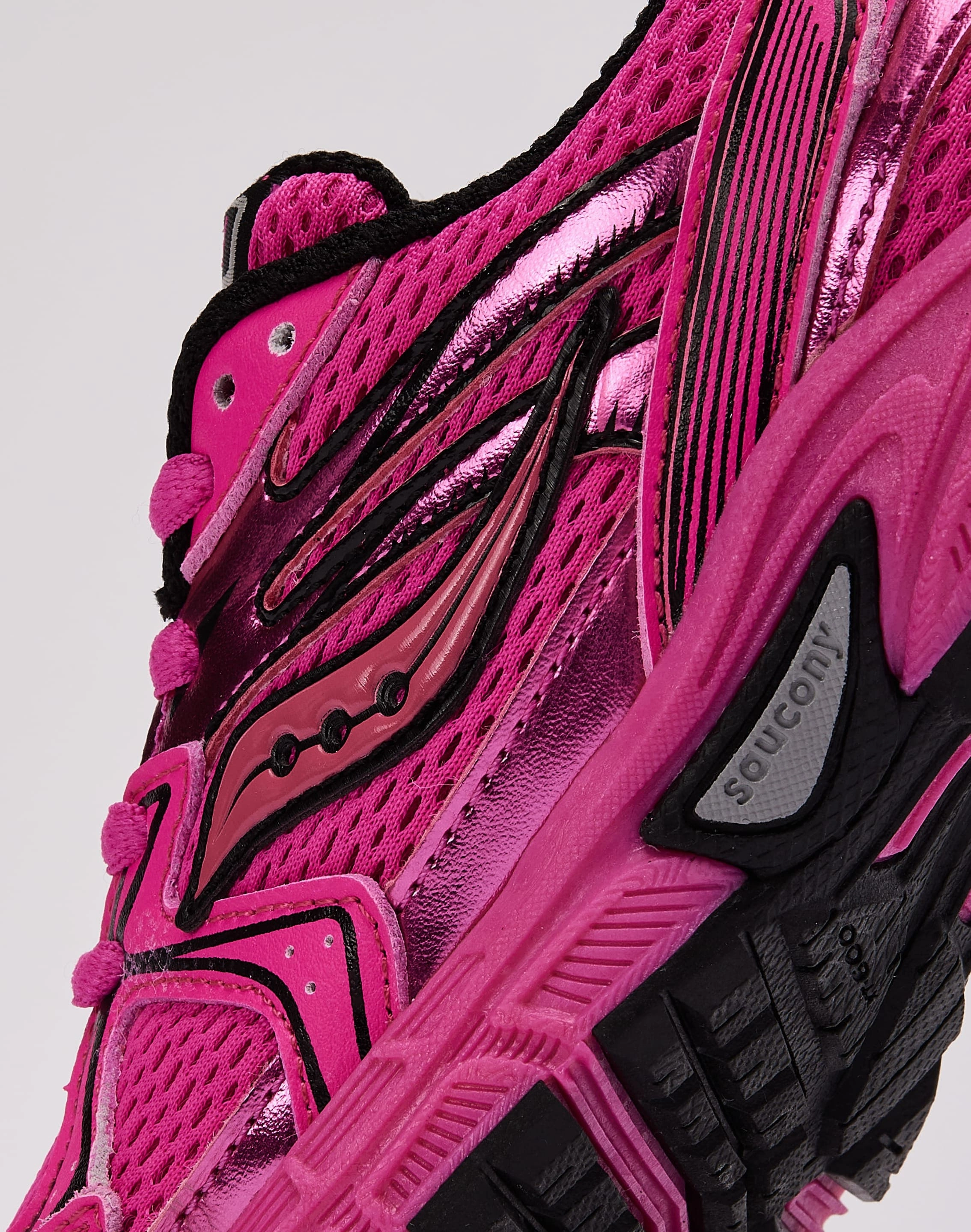 Advanced Airflow Design Saucony Ride Millennium Pre-School