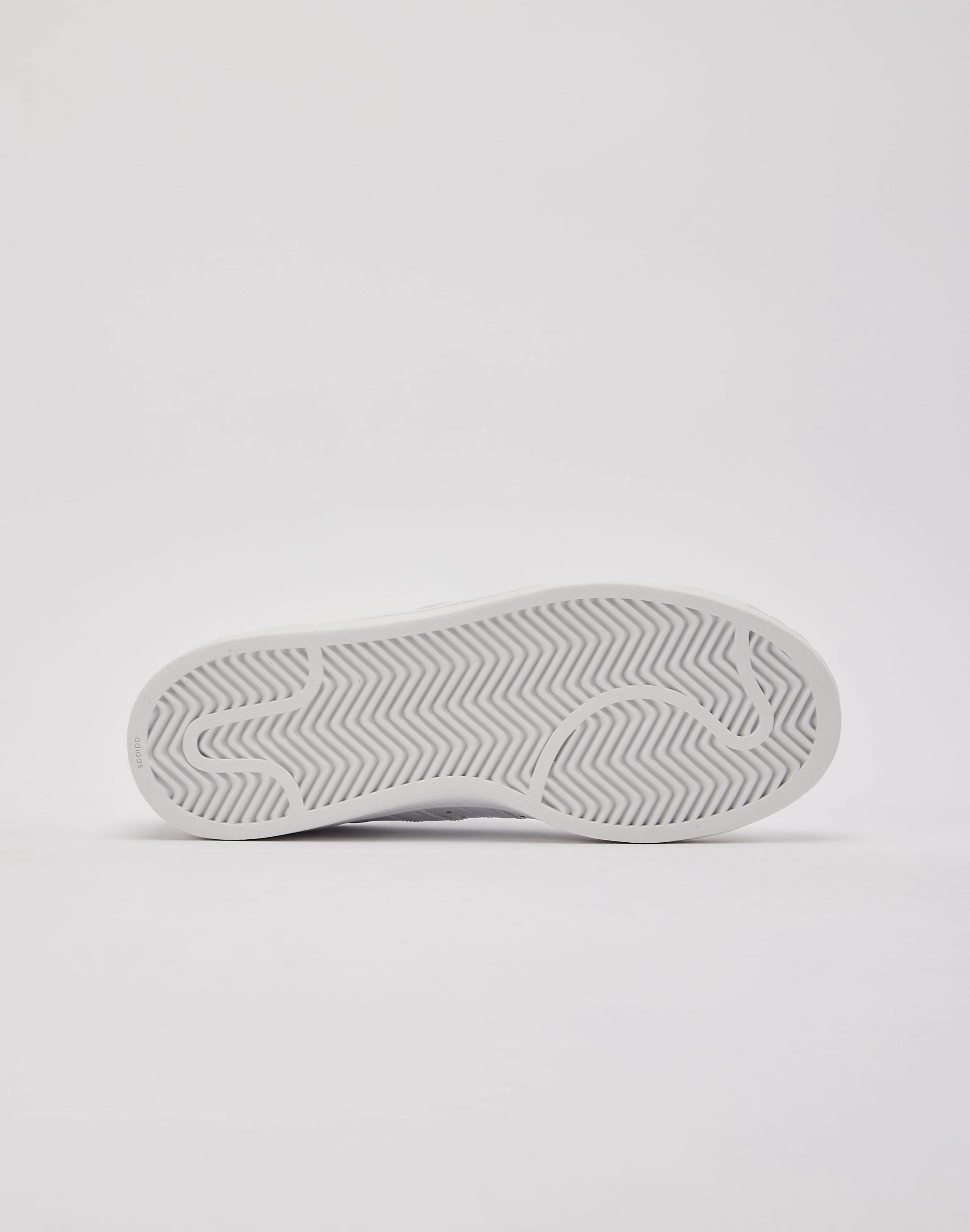 Teenagers' wear Adidas Superstar II Grade-School