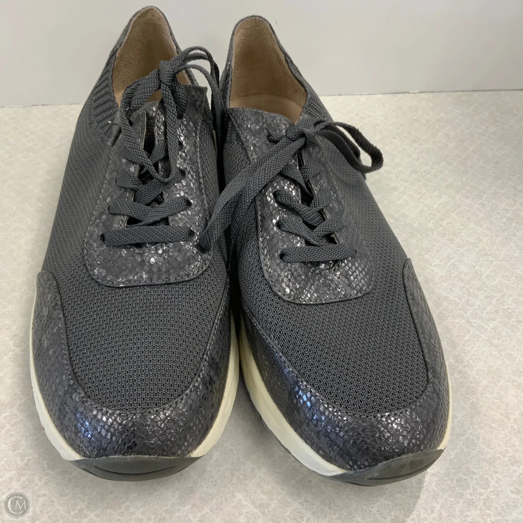 Training Run Soft Layers Shoes Sneakers By Naturalizer In Grey, Size: 10