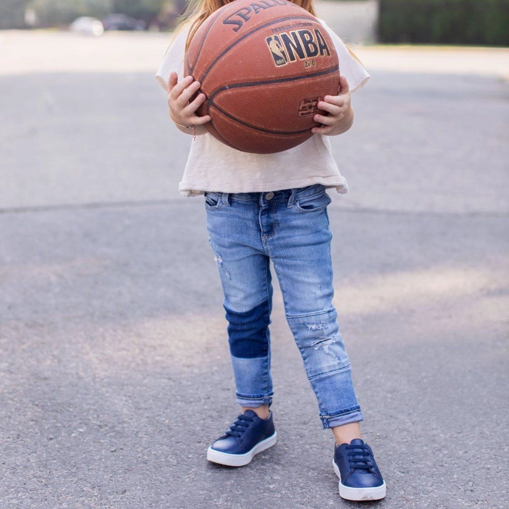 Stable base Navy Classic Lace Up Sneaker