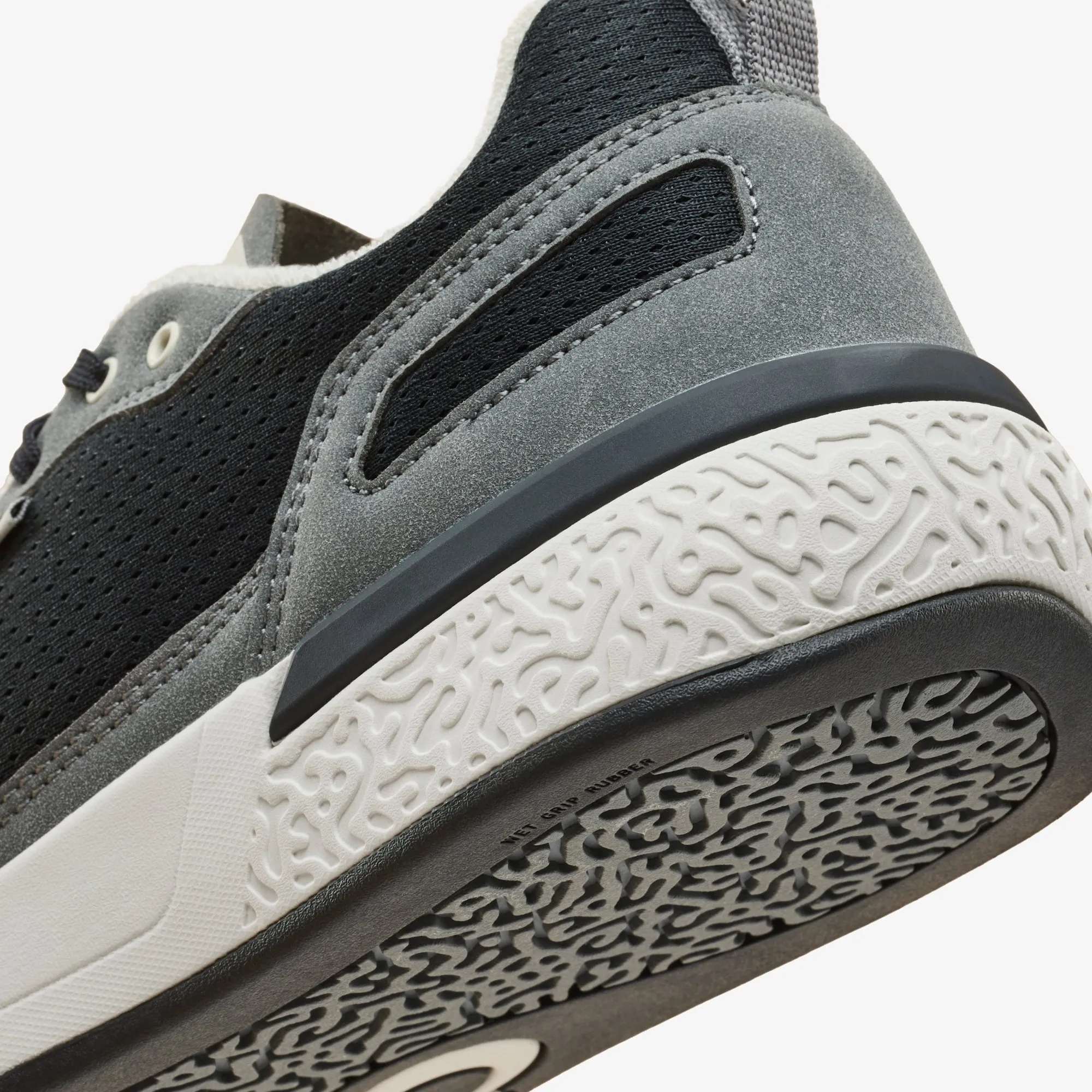 Lightweight Form Rainy Day 'Anau  -  Rock / Lava Rock