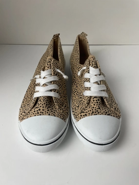Non Irritating Stitching anti slip grip Animal Print Shoes Sneakers Maurices, Size 11