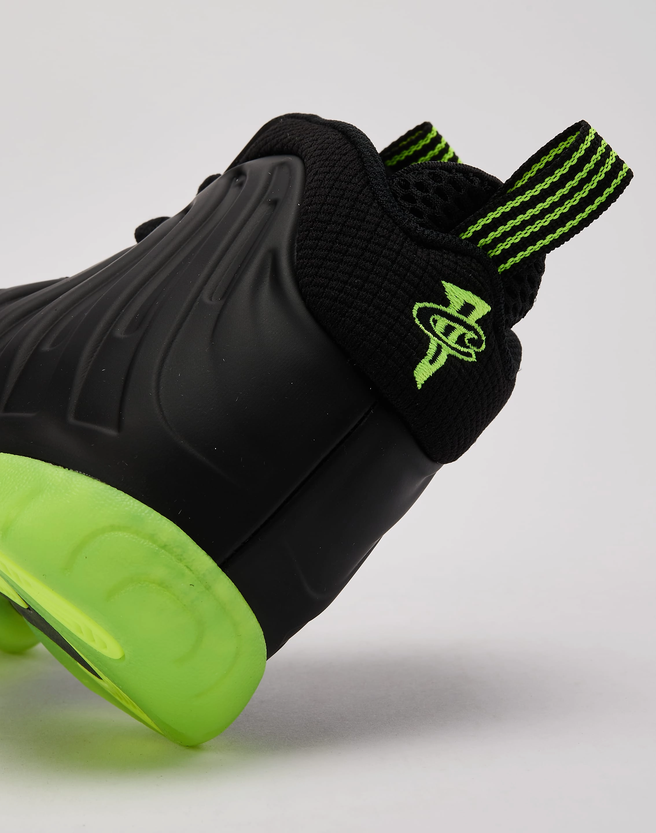 Nike Little Posite One 'Black Volt' Grade-School FlexConstruction