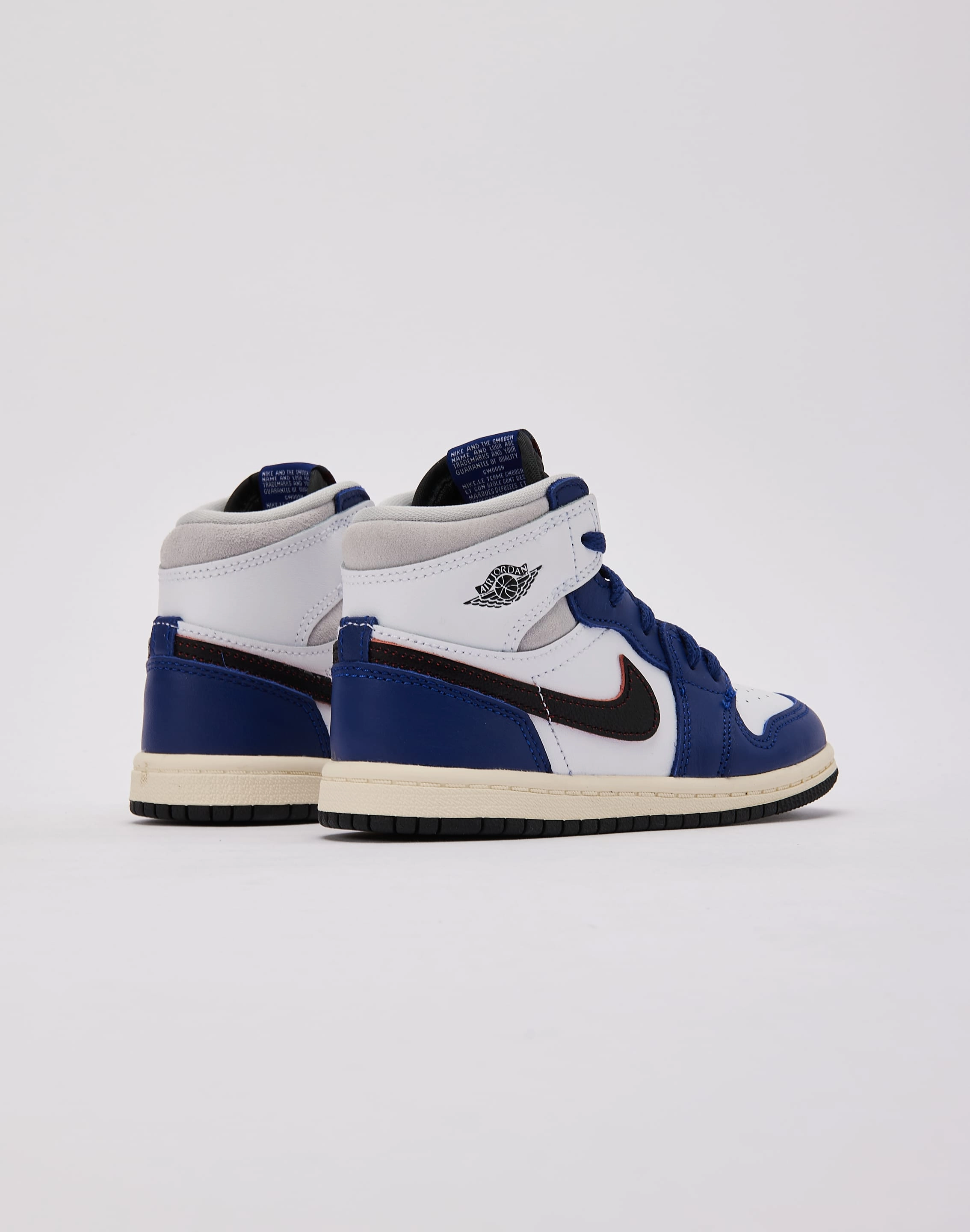 Middle - school - sized shoes Lightweight kids' wear Jordan Air Jordan 1 Retro High OG 'Rare Air' Toddler