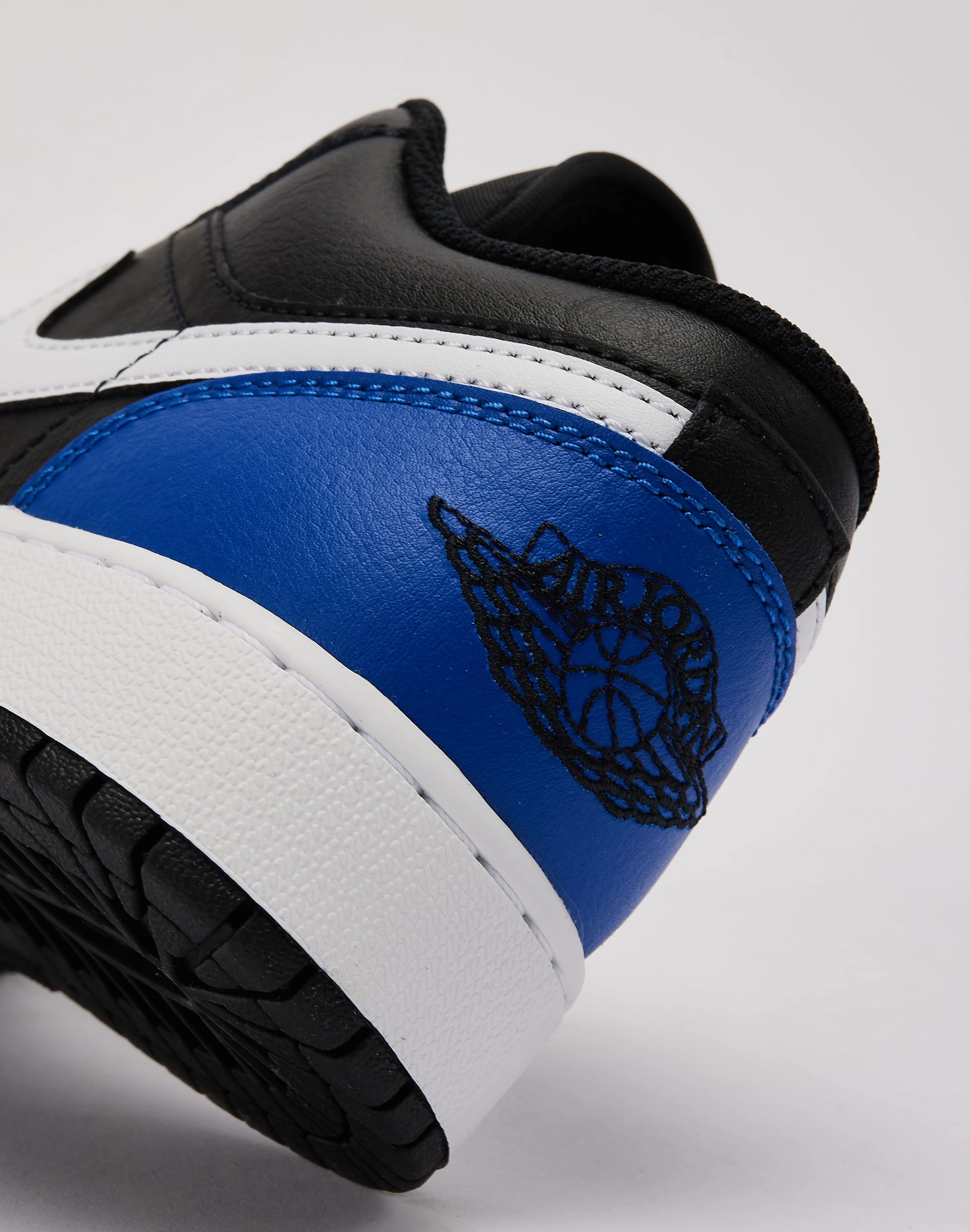 Running - specific kids' shoes Jordan Air Jordan 1 Low Grade-School