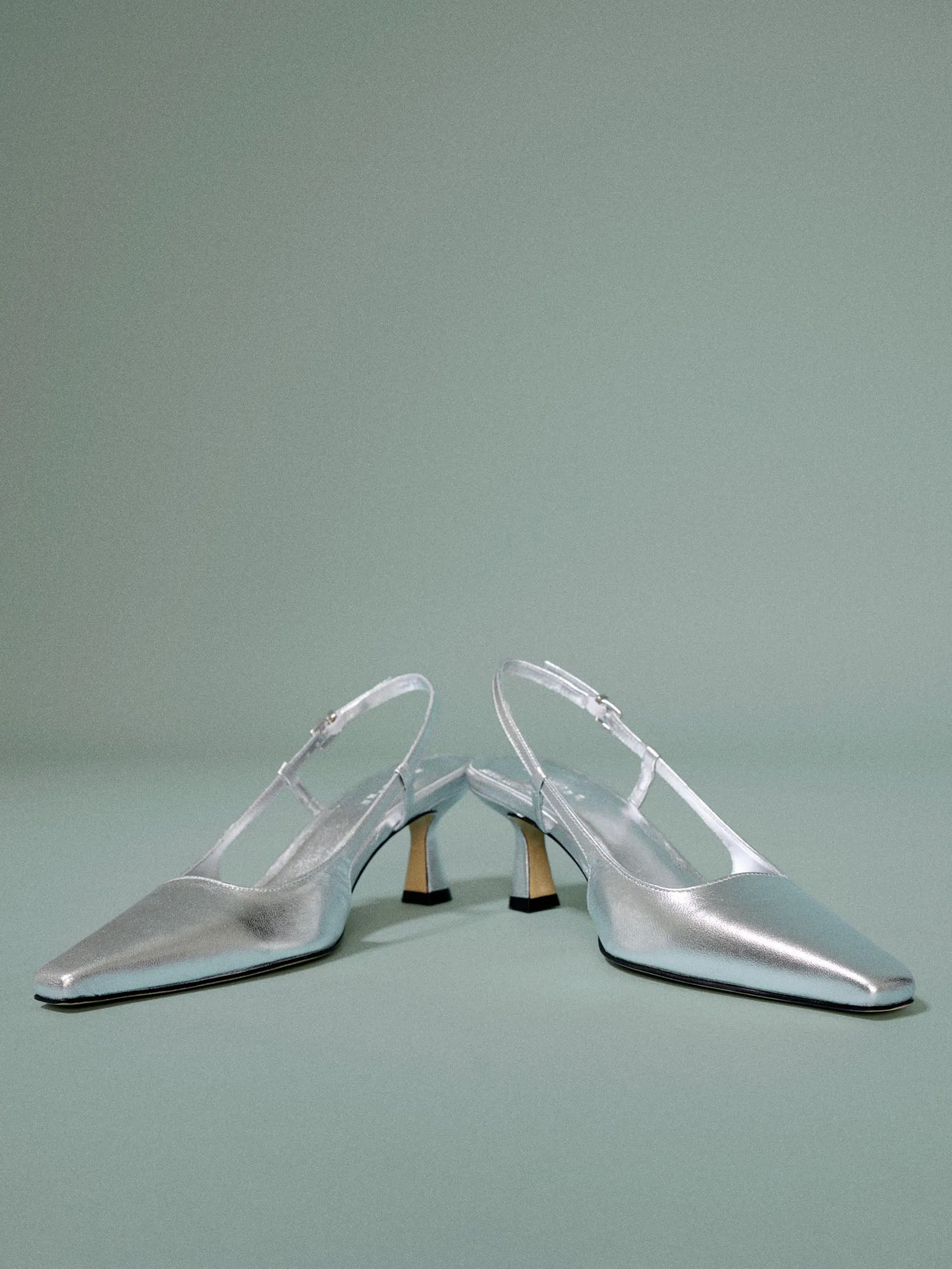 Open Toe Design Bahia Silver Pump
