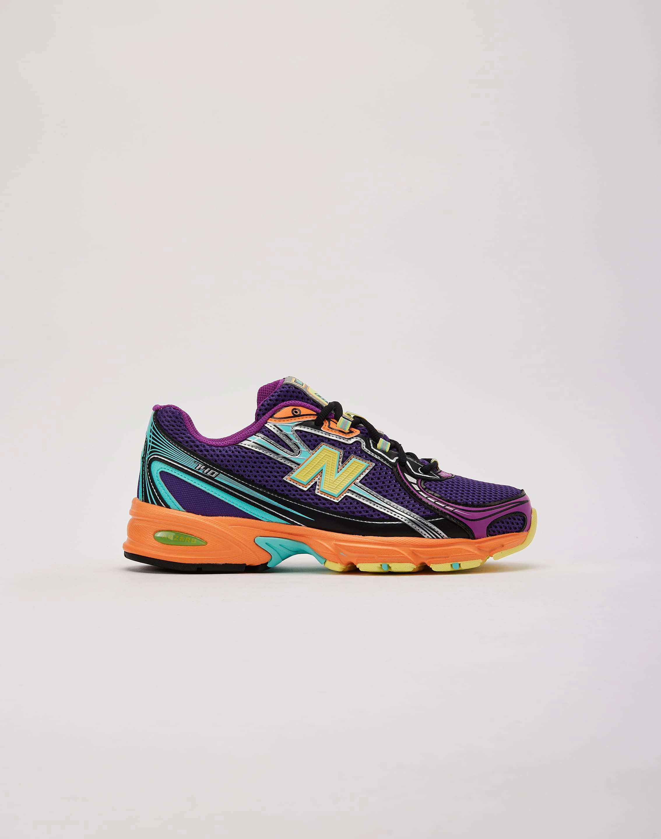 Cushioned Collar Design New Balance 740 Grade-School