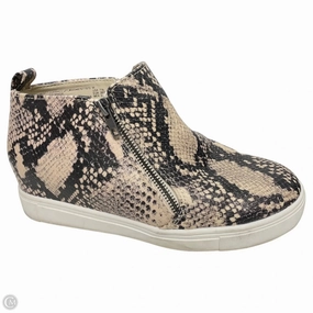 Casual Shoes Non Toxic Adhesives Shoes Sneakers By Time And Tru In Snakeskin Print, Size: 7.5