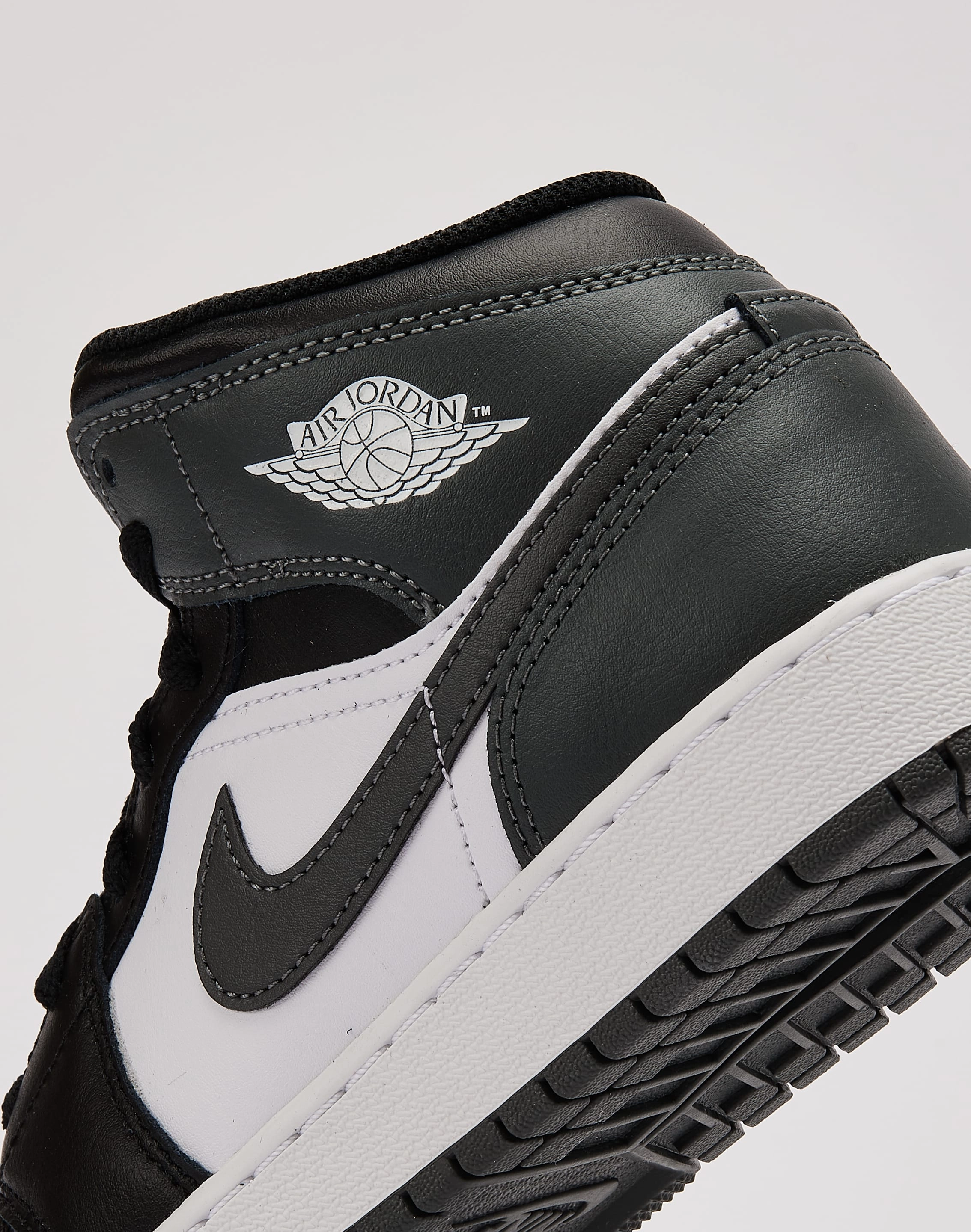 Reinforced Arch Children's wear Jordan Air Jordan 1 Mid Grade-School