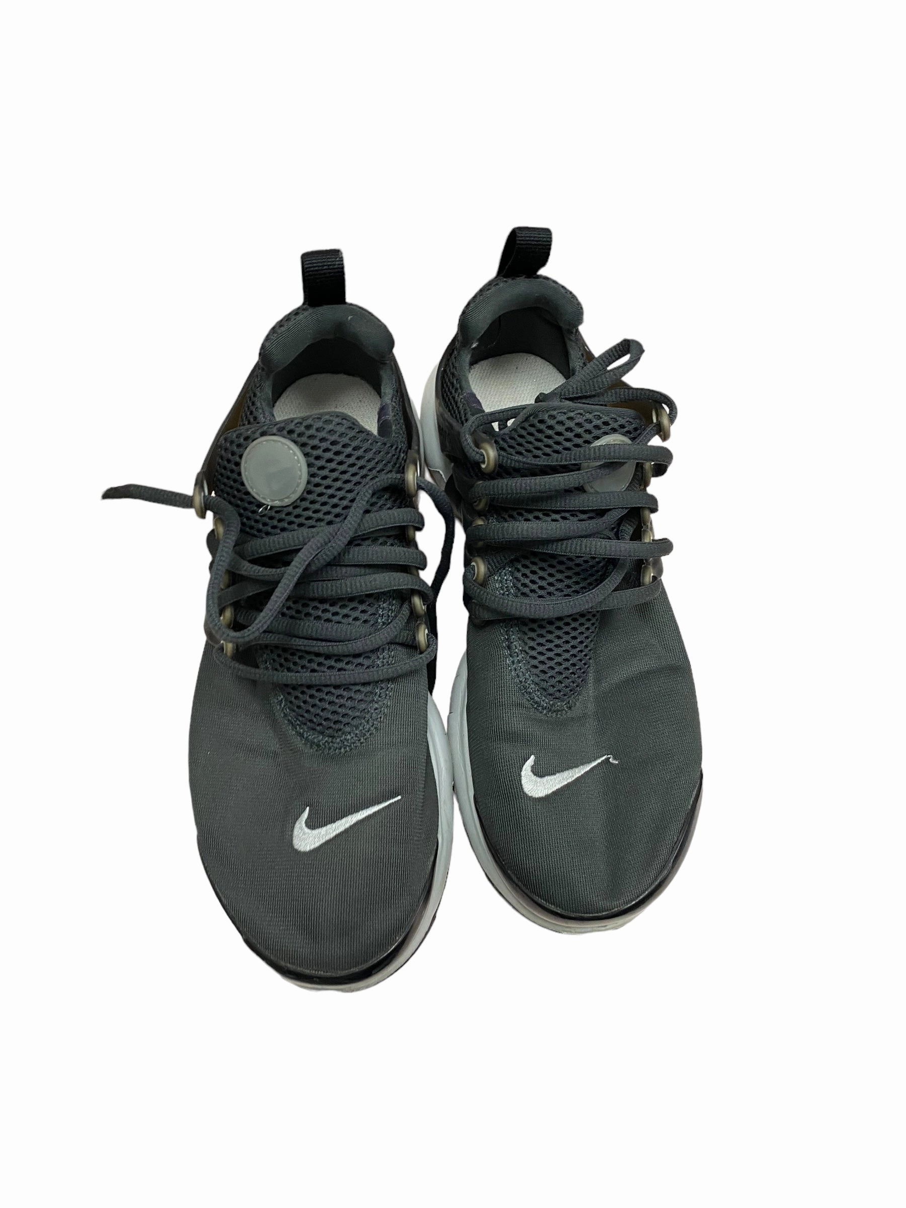 Black & Grey Shoes Sneakers Nike, Size 6Y Ventilated Lining Hyperlock Heel