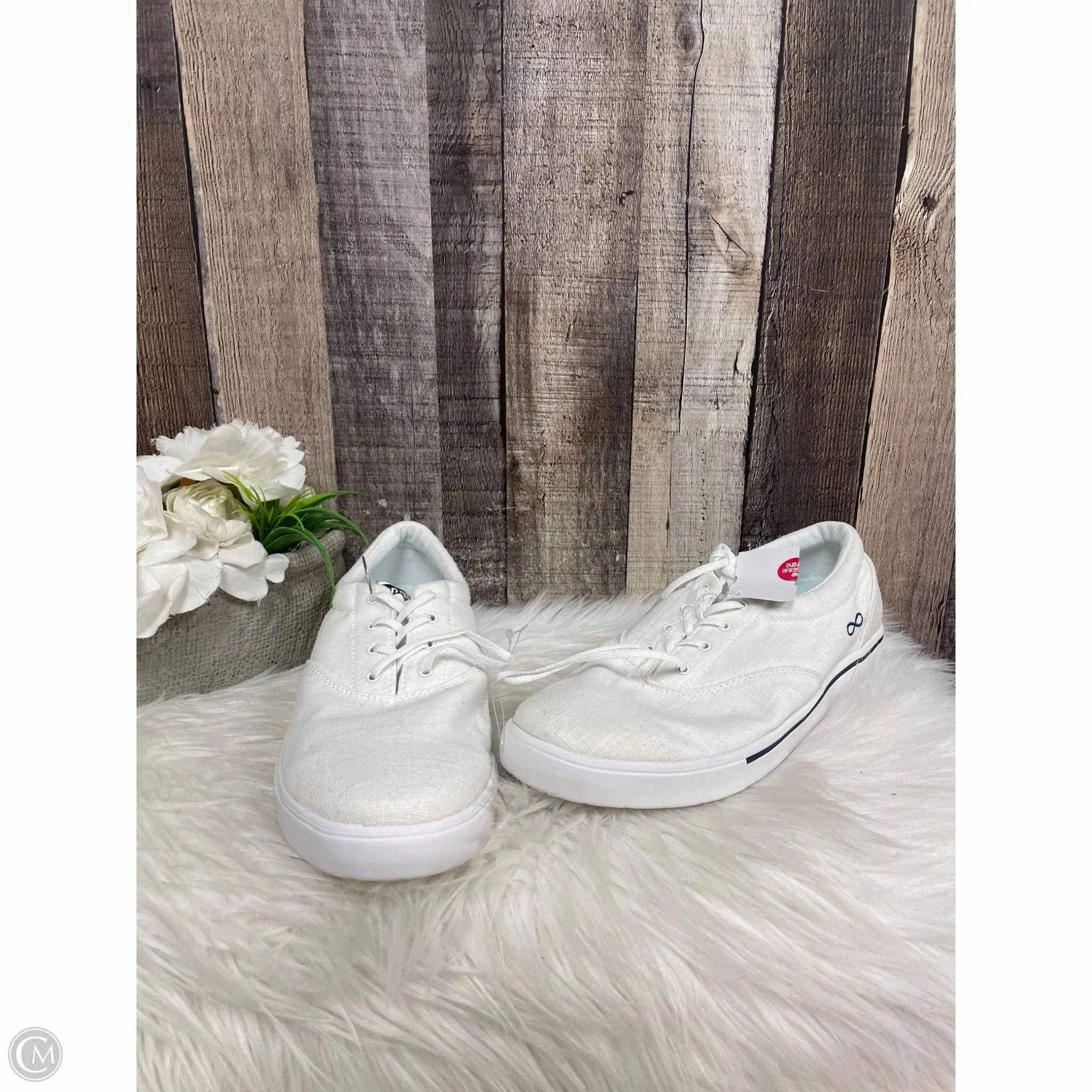 Shoes Sneakers By Cherokee In White, Size: 9.5 Neutral Stance Balanced Motion Grip