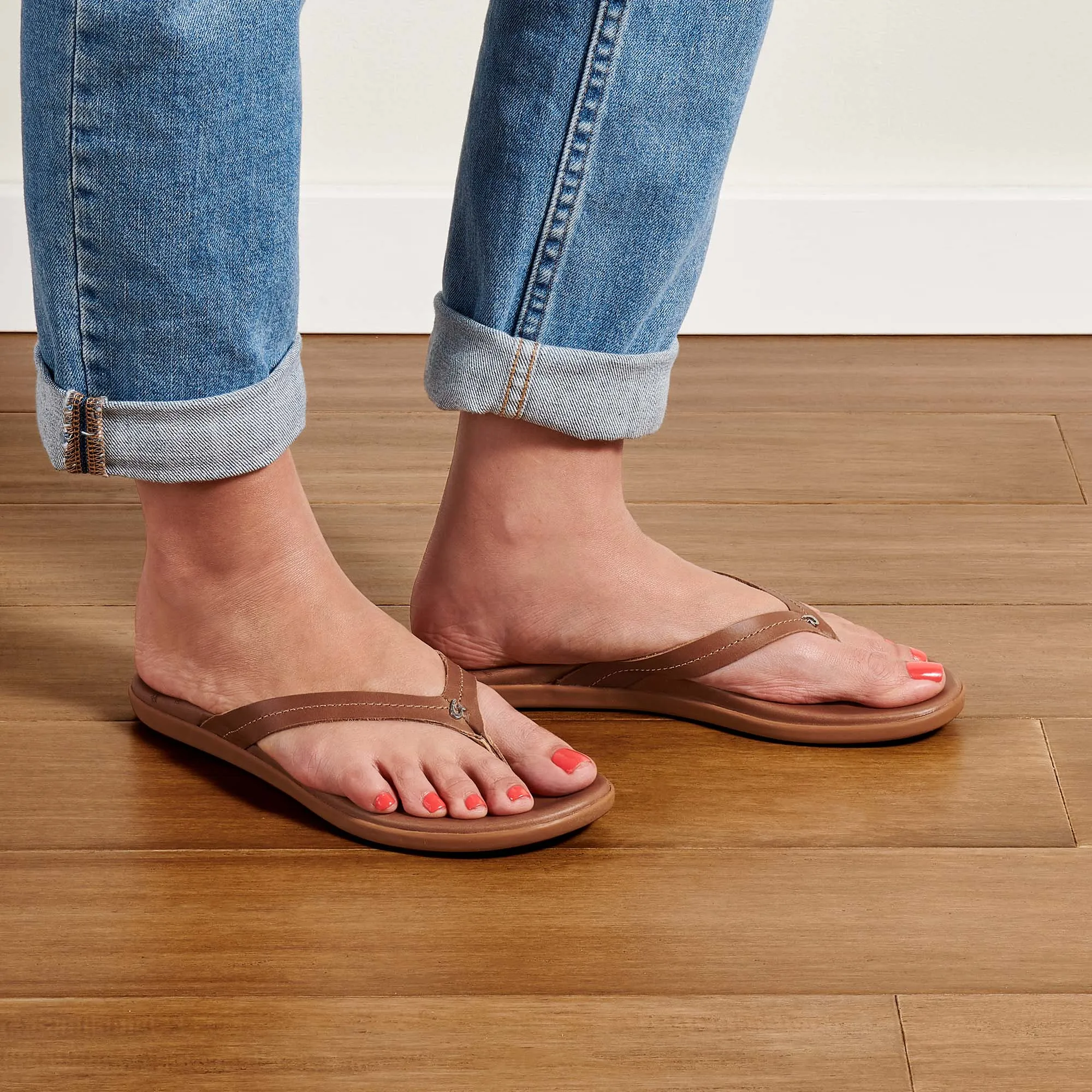 Honu - Tan Stylish Beach Footwear