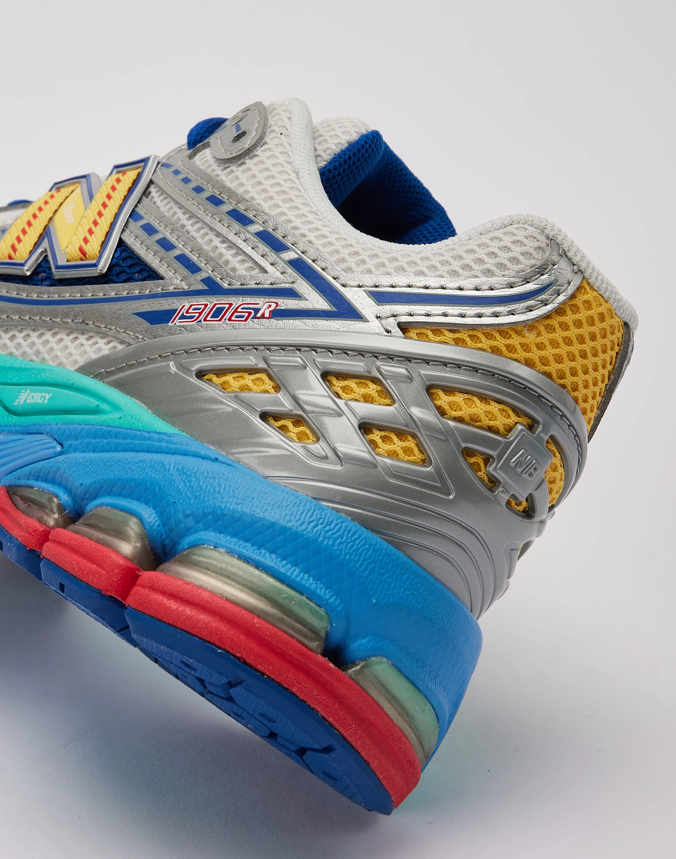 running in a concrete bridge area shoes Concrete New Balance 1906R 'Moon Sign' Grade-School