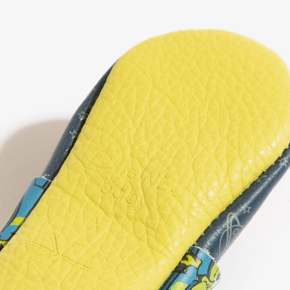 EasyClosureSystem Breathable mesh Buzz City Baby Shoe