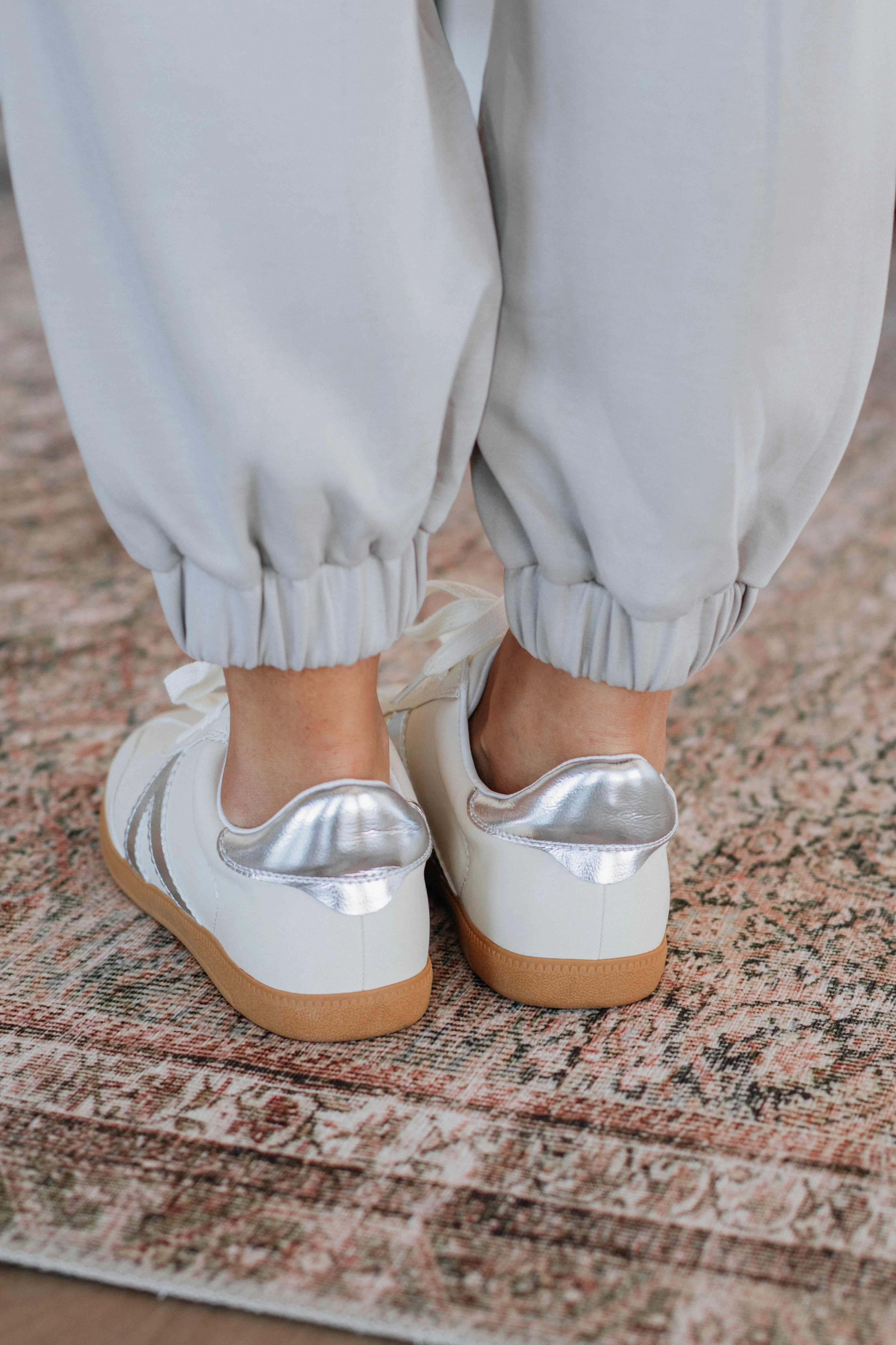 Can't Be Bothered Sneakers - Cream Pressure Relief Insoles Global Fit