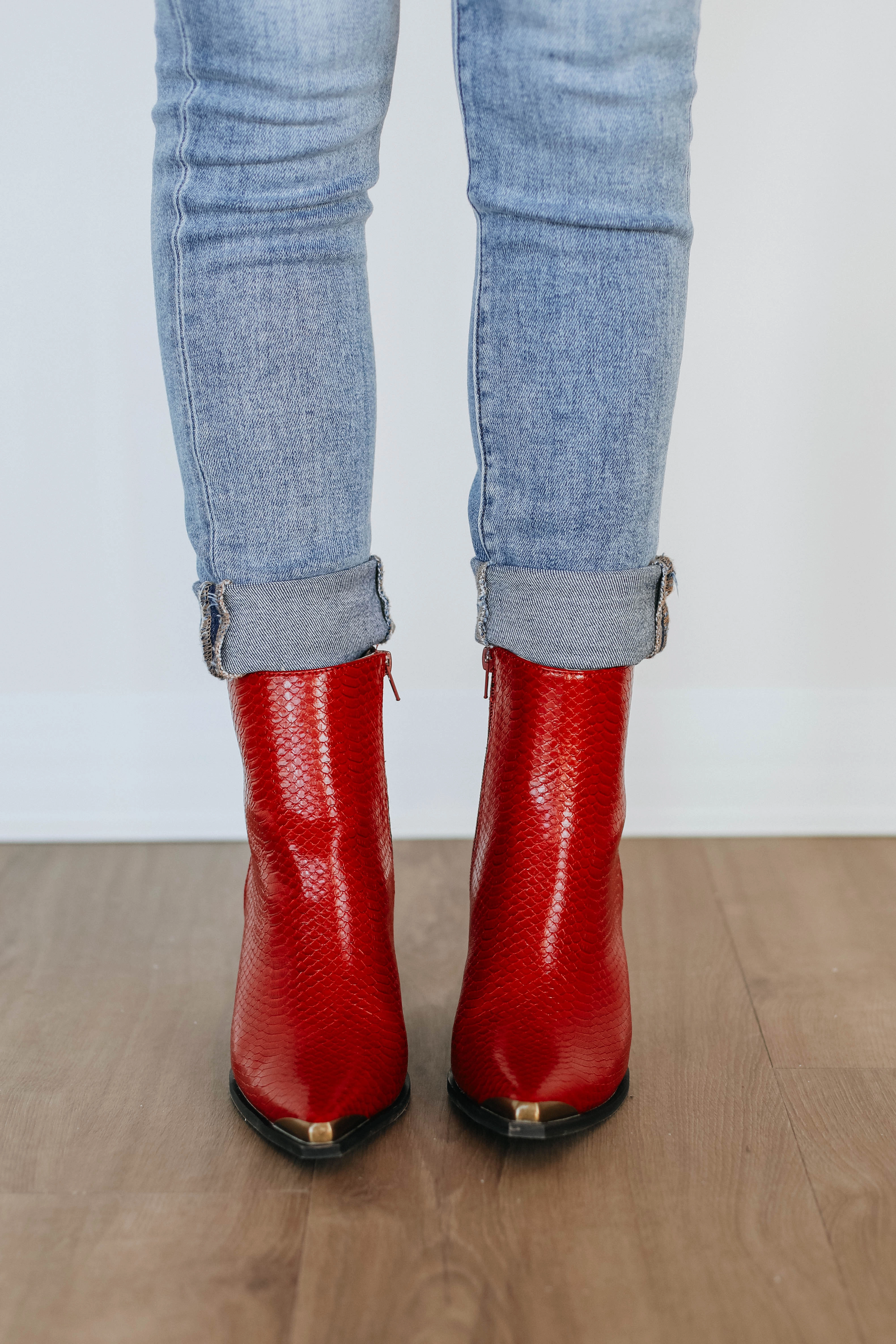 Keeping You Captivated Boots Peace Mood Hill Tough