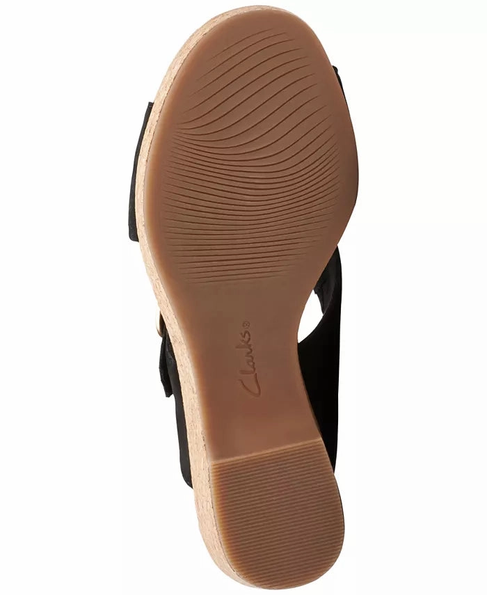 Ultra Light Urban Walkers Clarks Women's Giselle Dove Sandals - Black