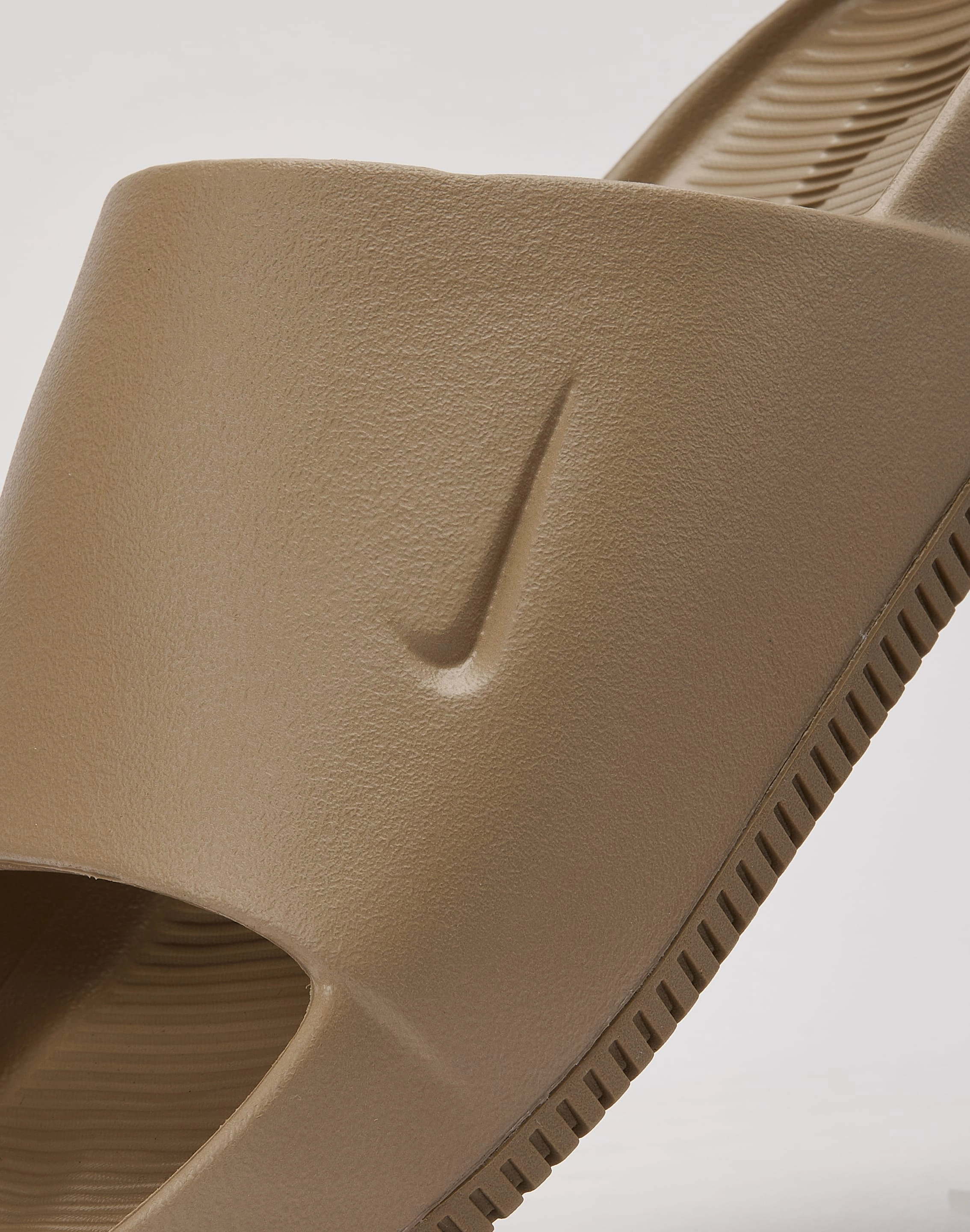 Smooth ride Buckle Fit Nike Calm Slides