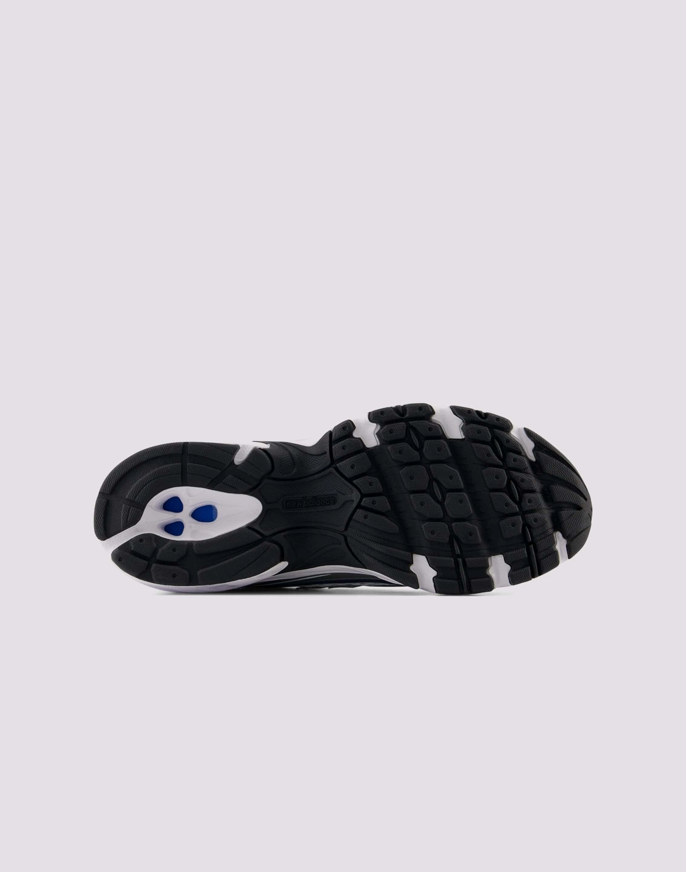 Ultra Responsive New Balance 740 Grade-School