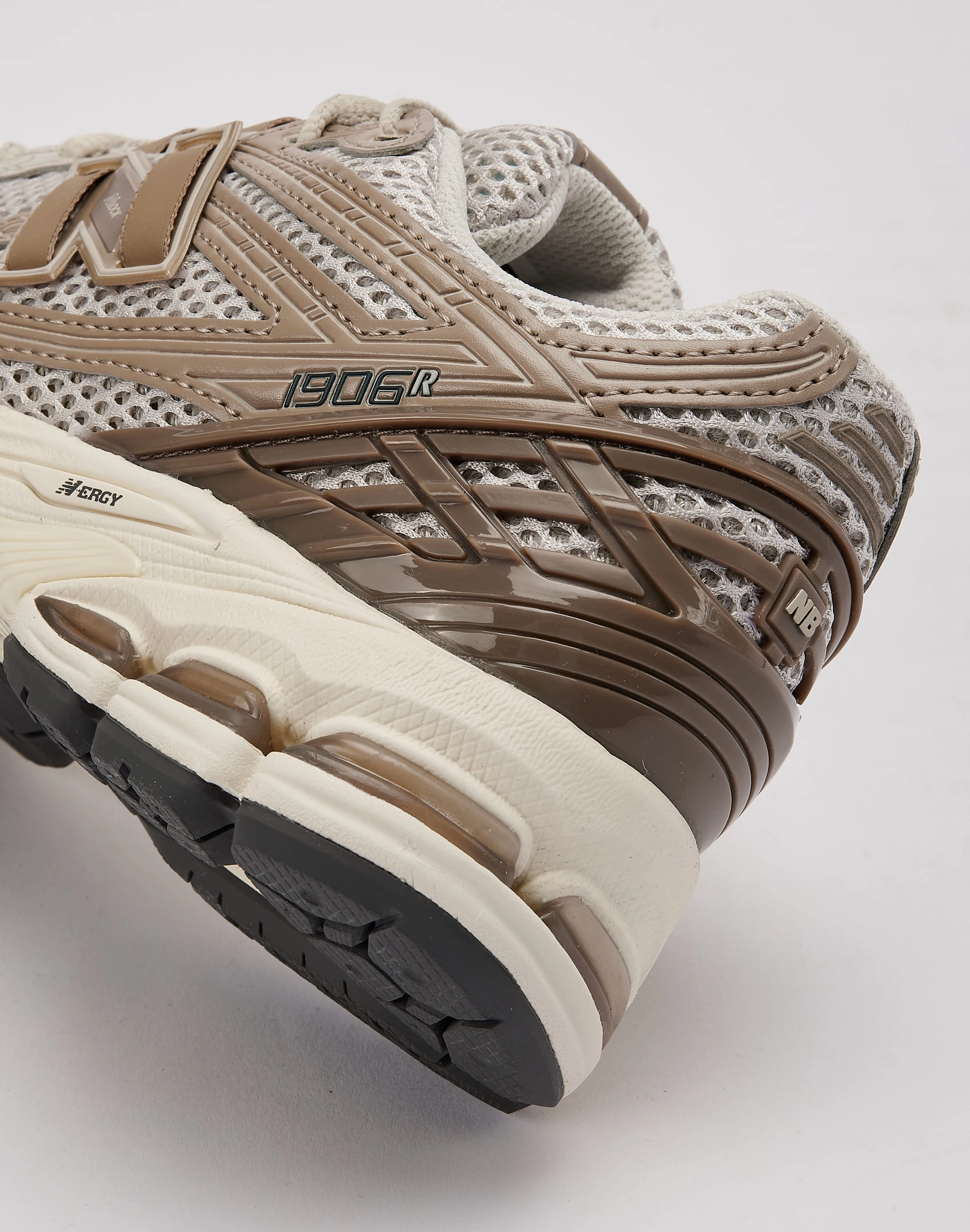 New Balance 1906R Grade-School plyometric shoes