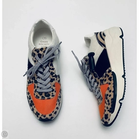 Non Compression Upper Traction Lug Configuration Shoes Sneakers By Clothes Mentor In Multi-colored, Size: 7.5