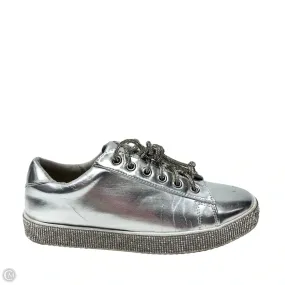 windproof Shoes Sneakers By Clothes Mentor In Silver, Size: 7