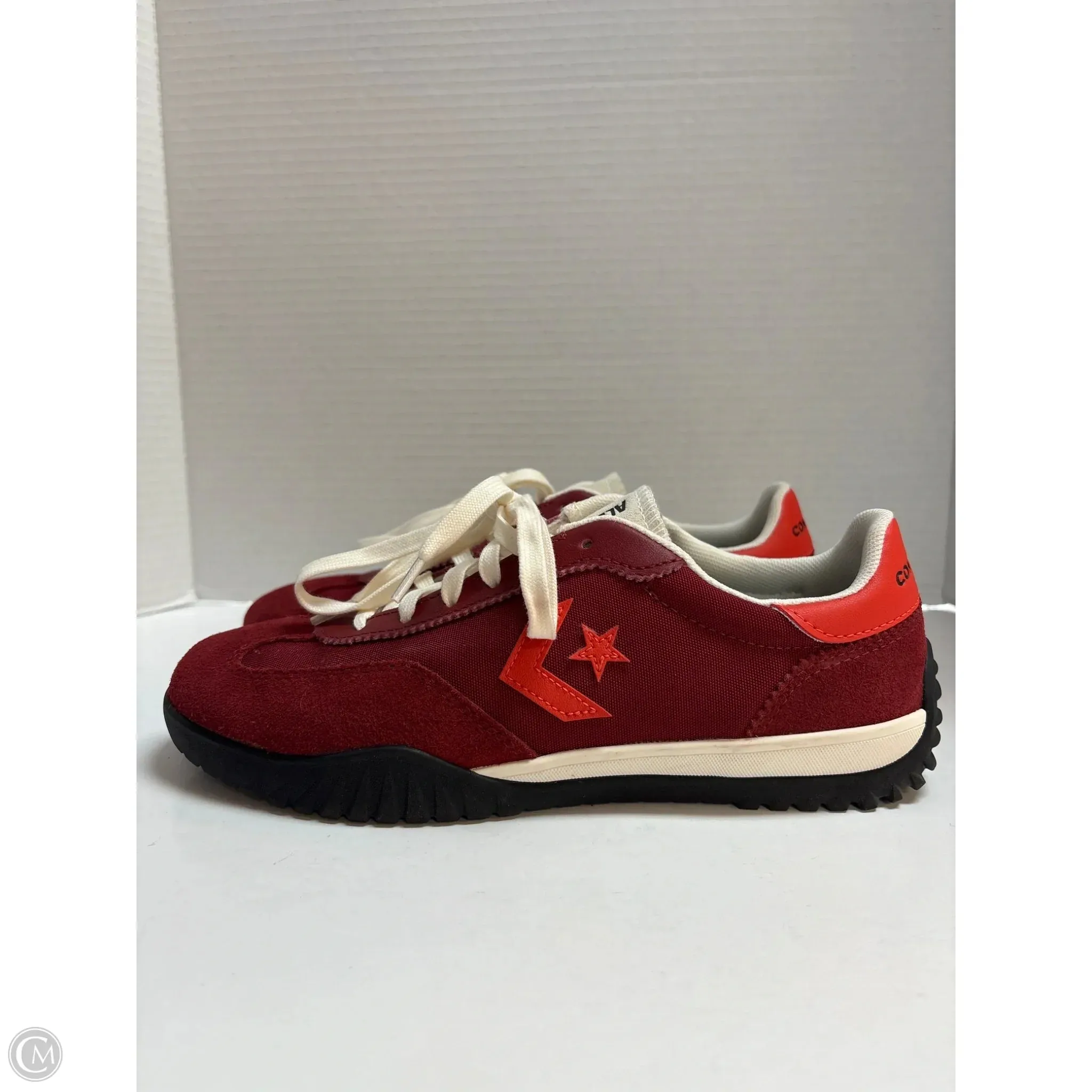 Shoes Sneakers By Converse In Maroon, Size: 8 LightweightSole casual sneakers