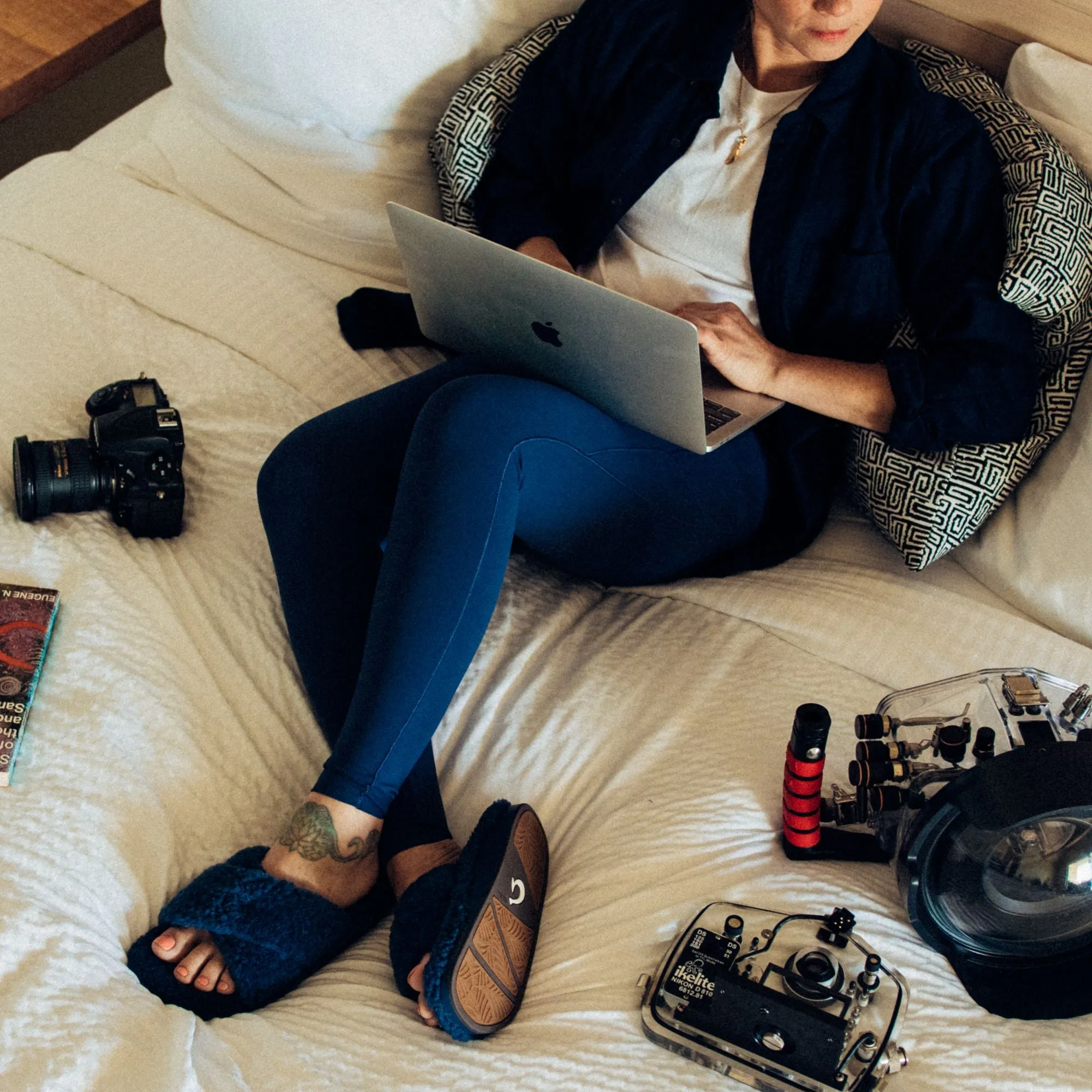 Low Profile Footbed Toe Thong Hila Heu - Moonlit Ocean