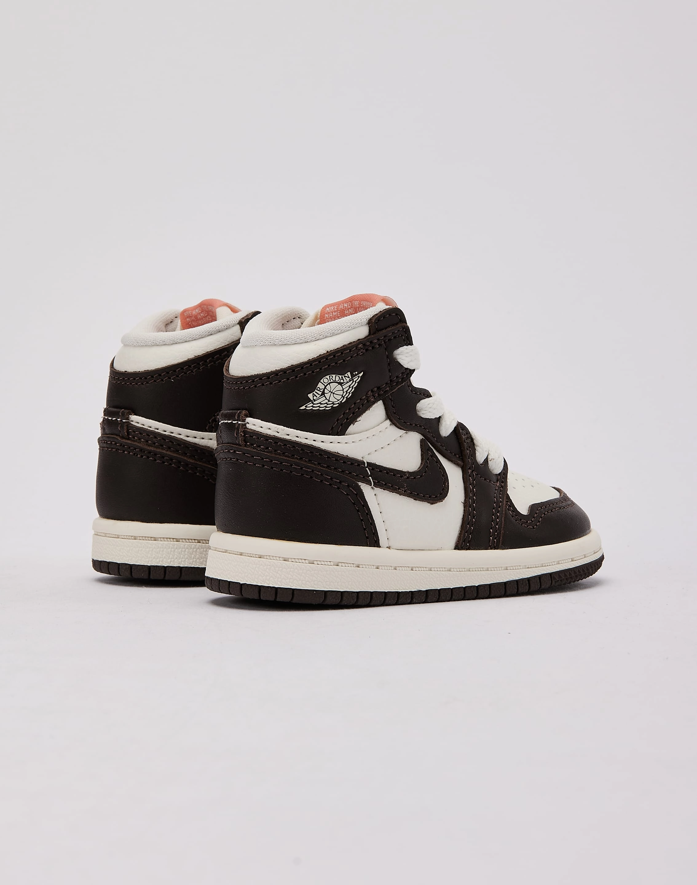 Basketball - inspired kids' shoes Jordan Air Jordan 1 Retro High OG 'Baroque Brown' Toddler