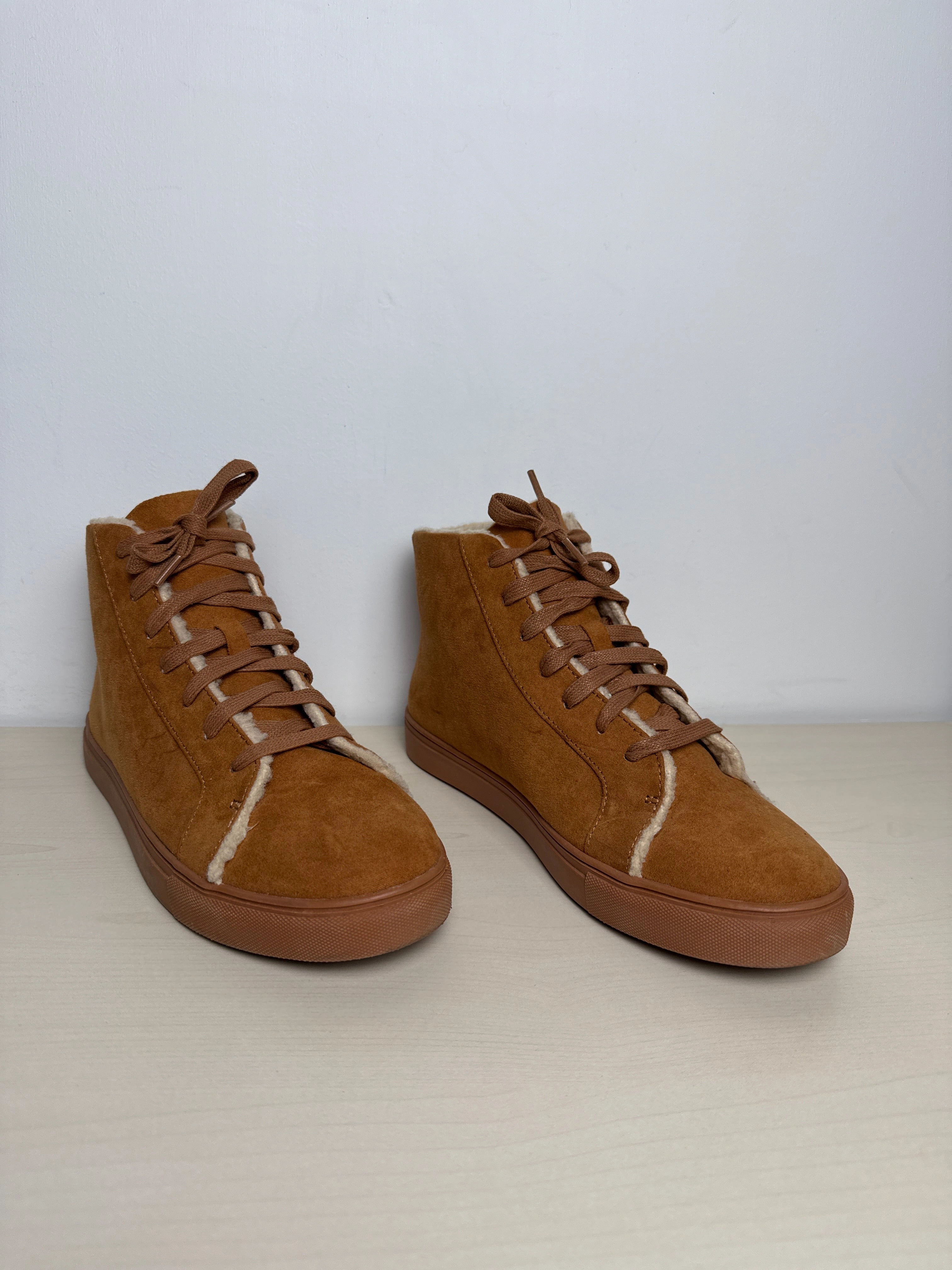 Layered Support Thermo Regulating Liner Shoes Sneakers By Loft In Brown, Size: 8