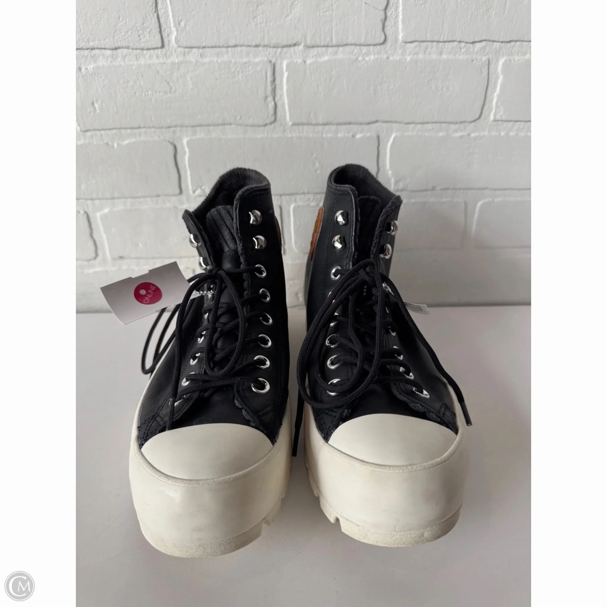 Shoes Sneakers By Converse In Black & White, Size: 10.5 Reinforced toe box Soft Sole