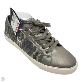 Exclusive traction Shoes Sneakers By Guess In Camouflage Print, Size: 10
