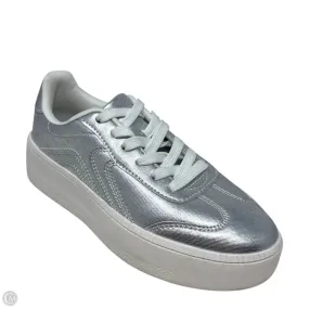 Waterproof Lining Allixe Sneakers By Call It Spring By Aldo In Silver, Size: 7