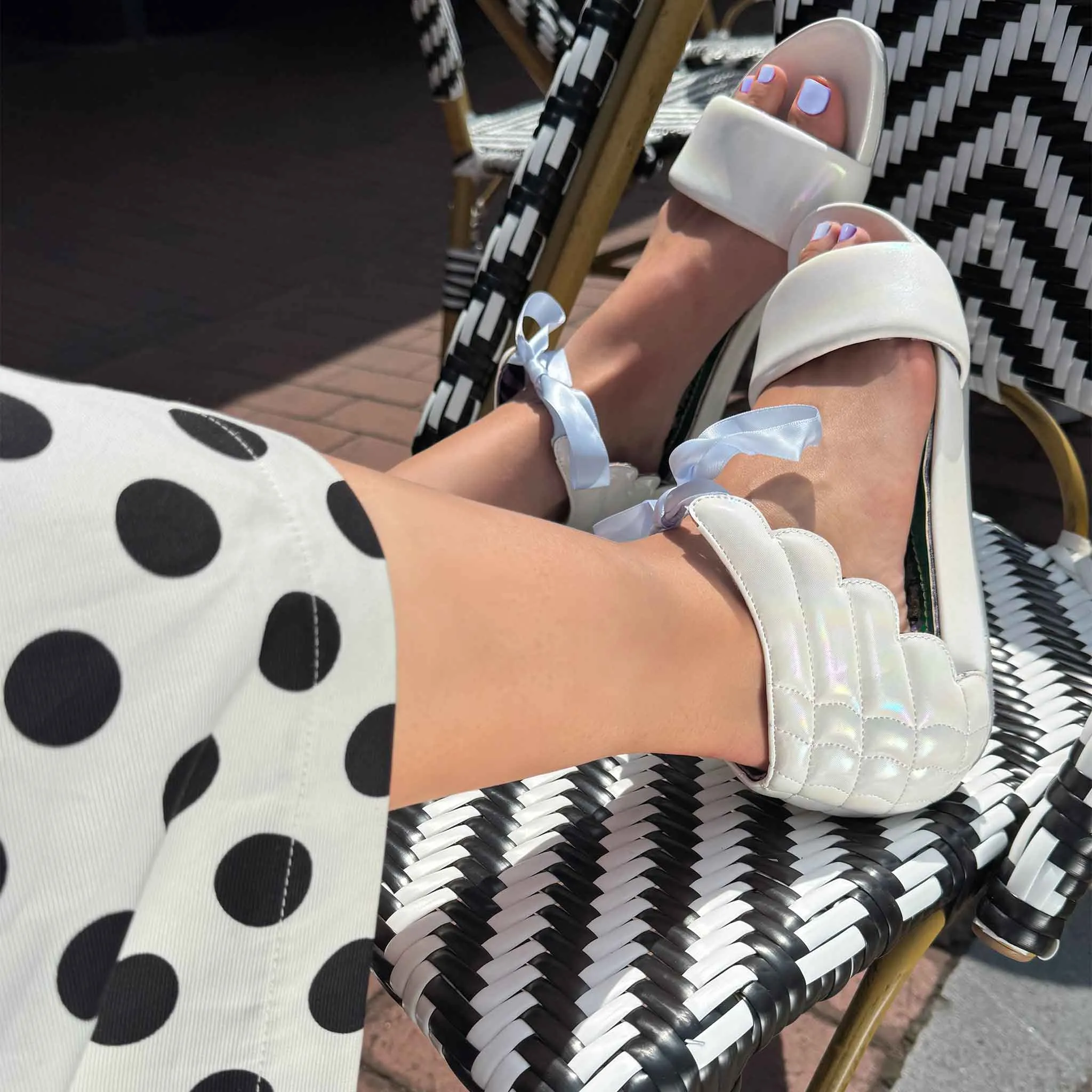 Winging It Shell Trim Molded Contour Footbed