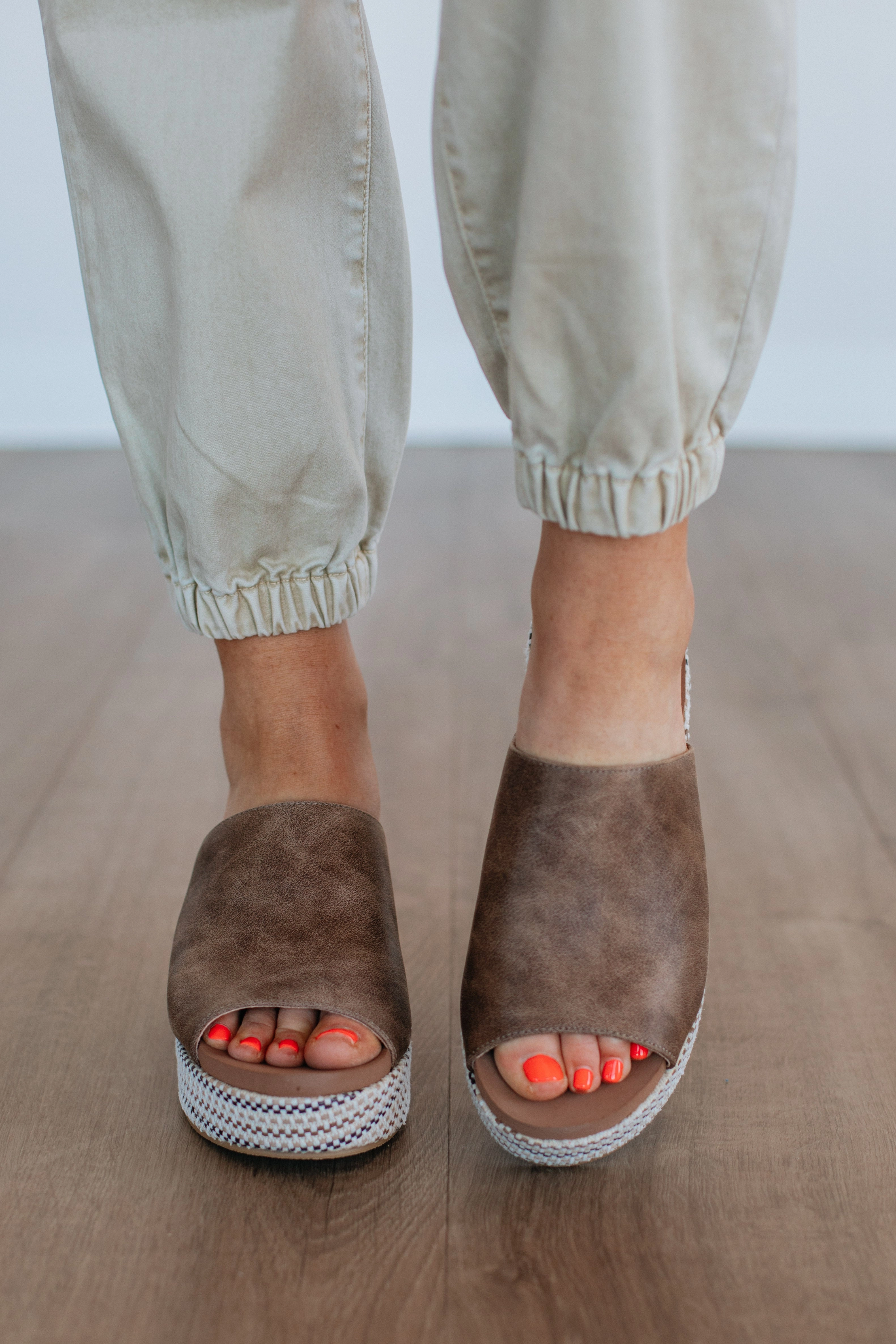 Easygoing Energy Heels Hill Tough