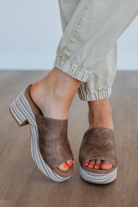 Mid Top Easygoing Energy Heels