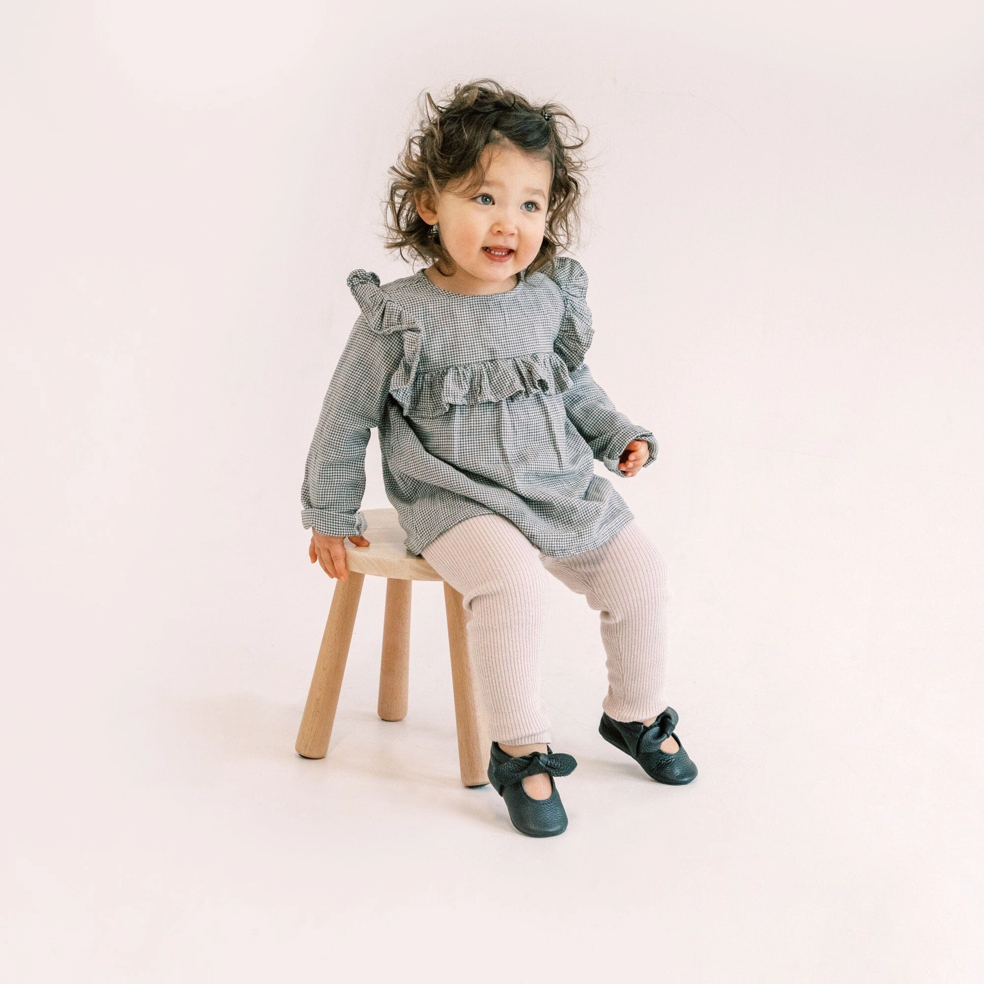 Ebony Knotted Bow Baby Shoe Stretchable Collar Shock Absorbing