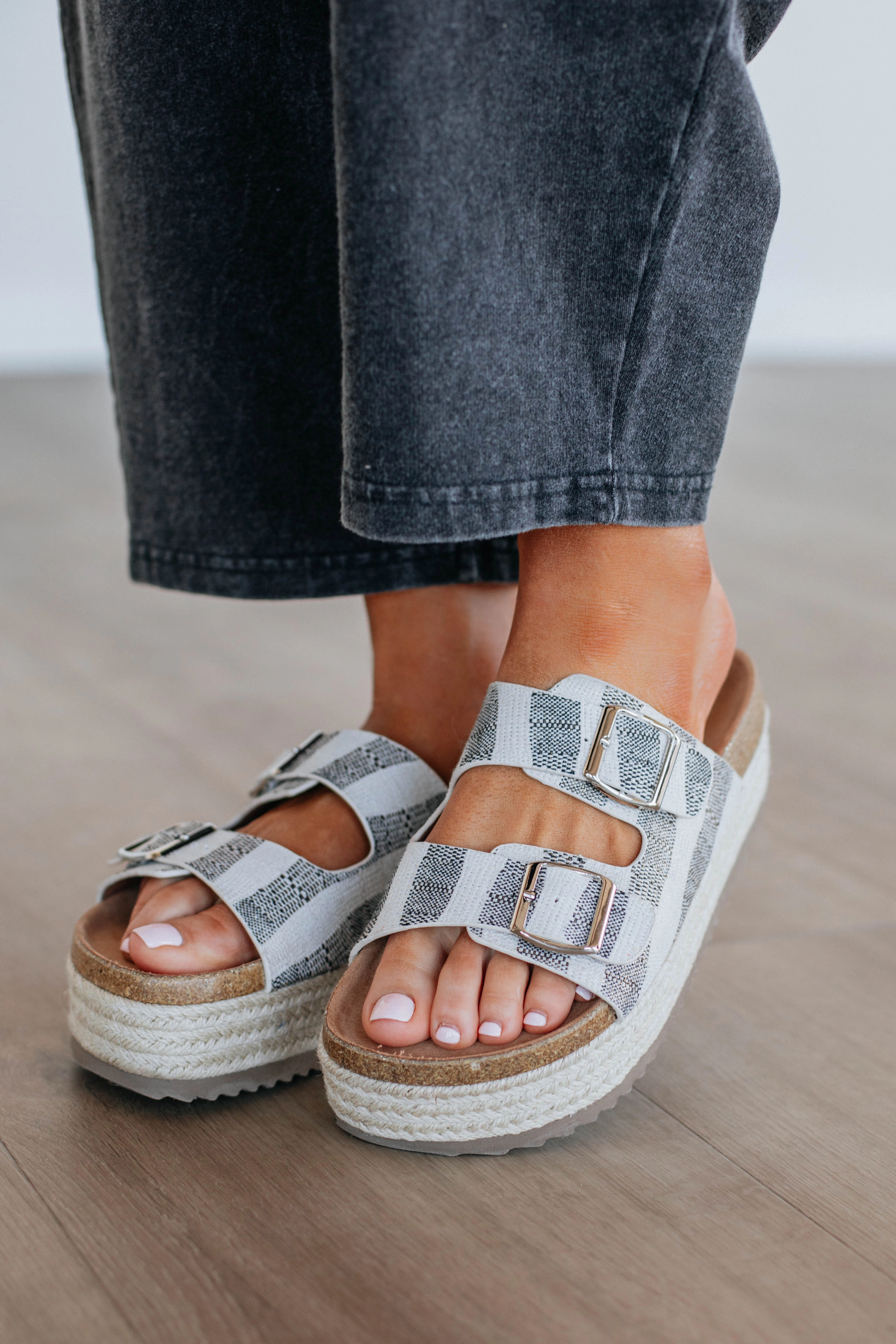 Month Strong Effortless Edge Sandals