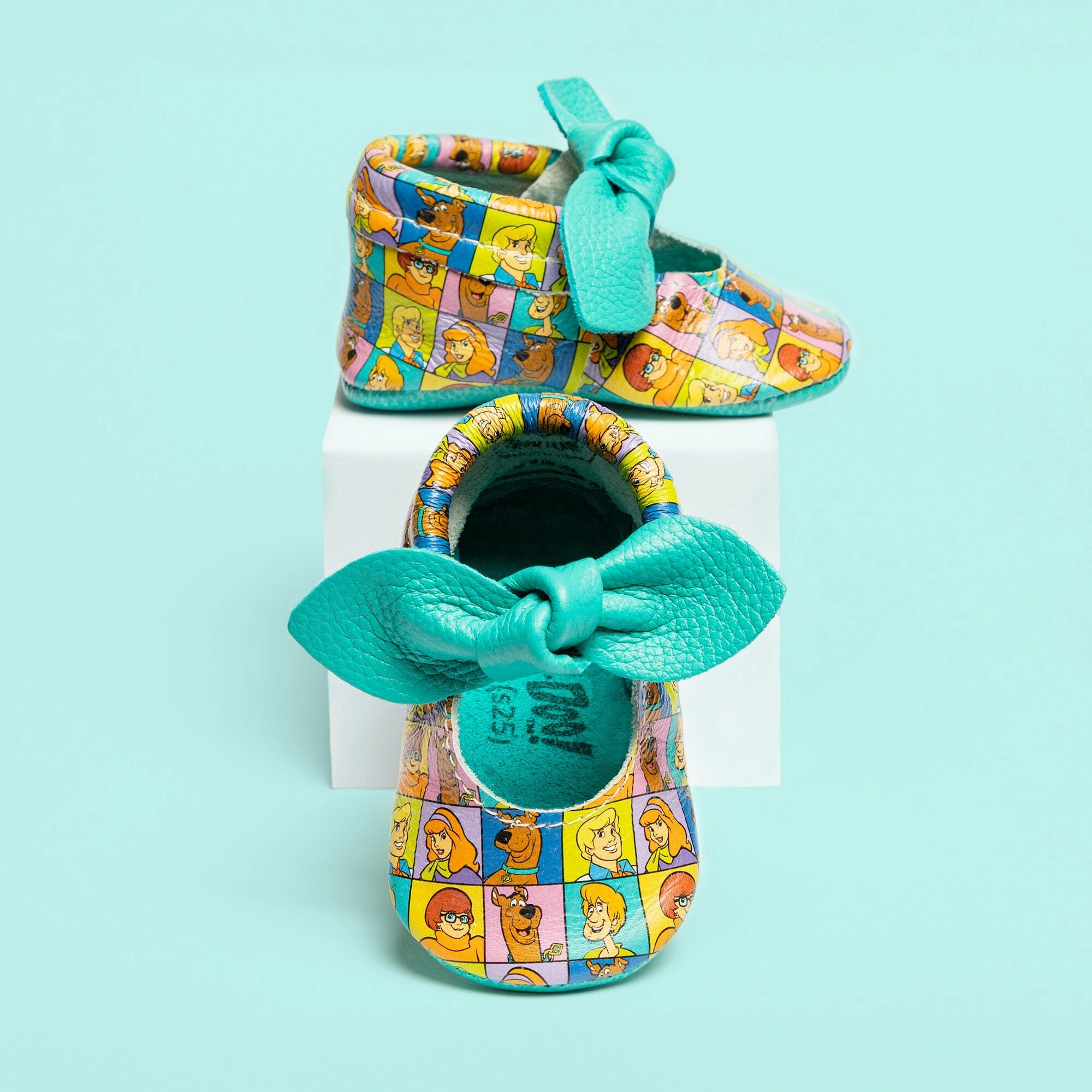 Comfortable Wear Scooby Gang Knotted Bow Baby Shoe