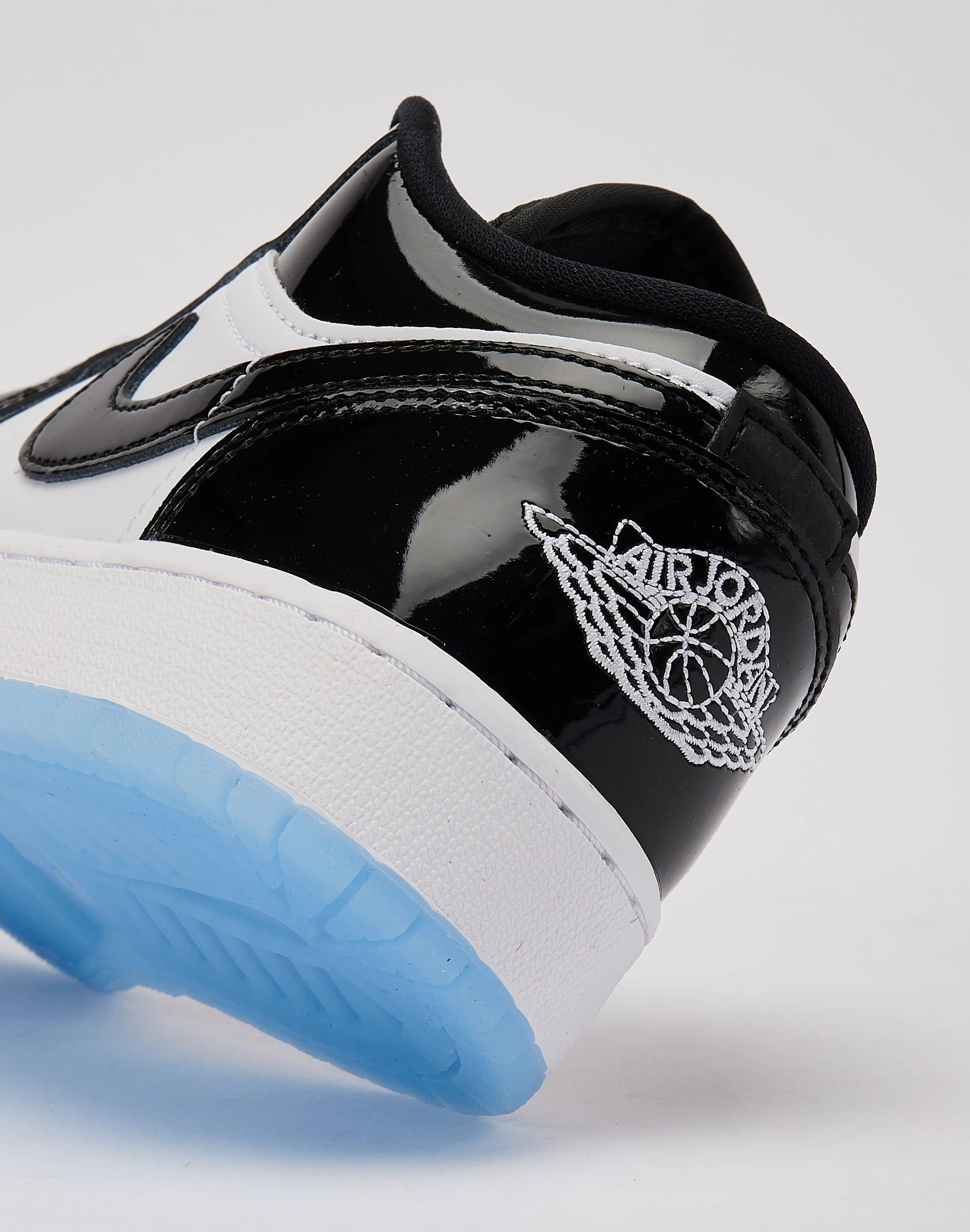 Jordan Air Jordan 1 Low SE 'Concord' Grade-School Teen - sized shoes Primary - school - sized shoes
