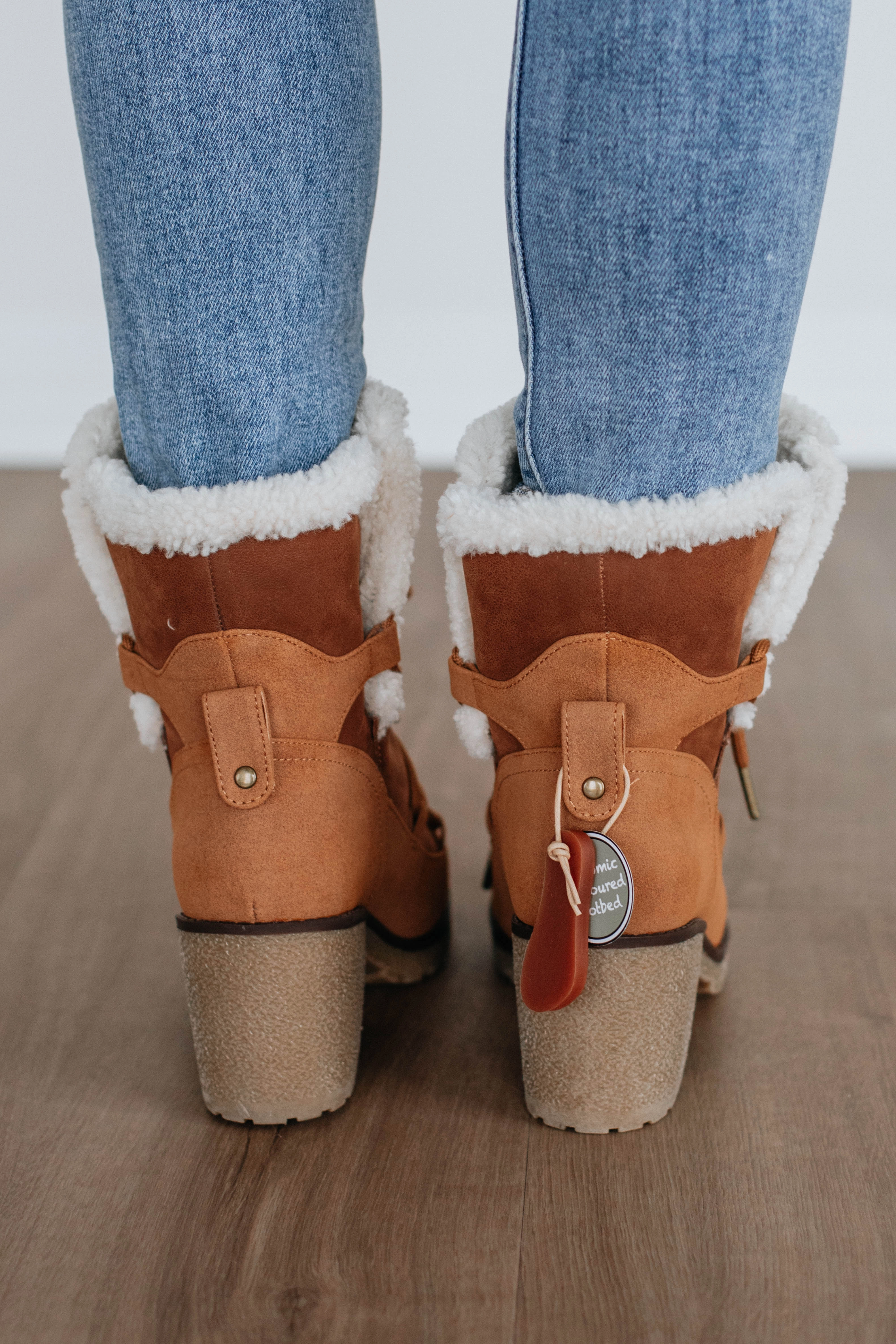 Rain Step Nordic Tone Embracing The Chill Boots - Cognac