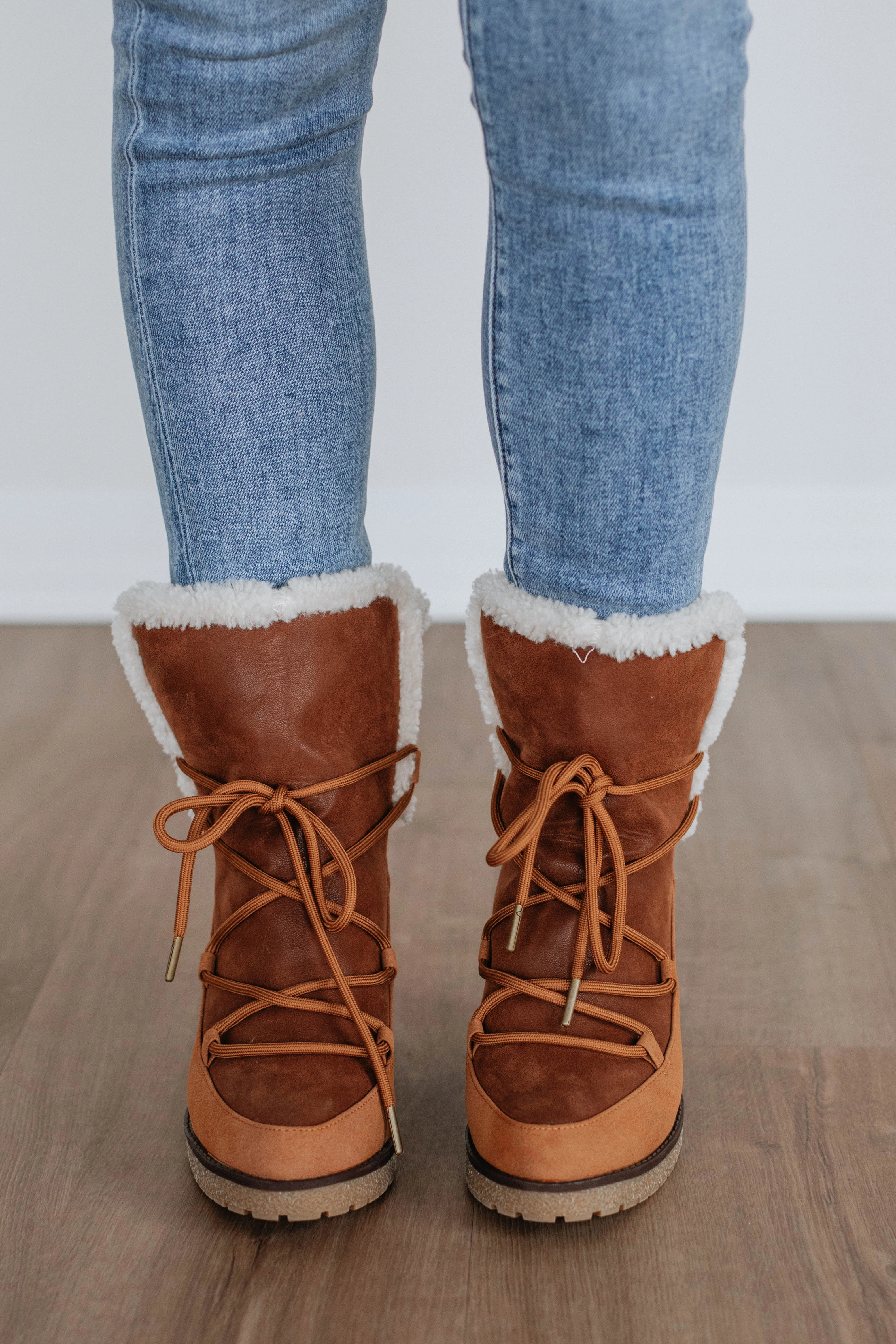 Brave Walk Embracing The Chill Boots - Cognac
