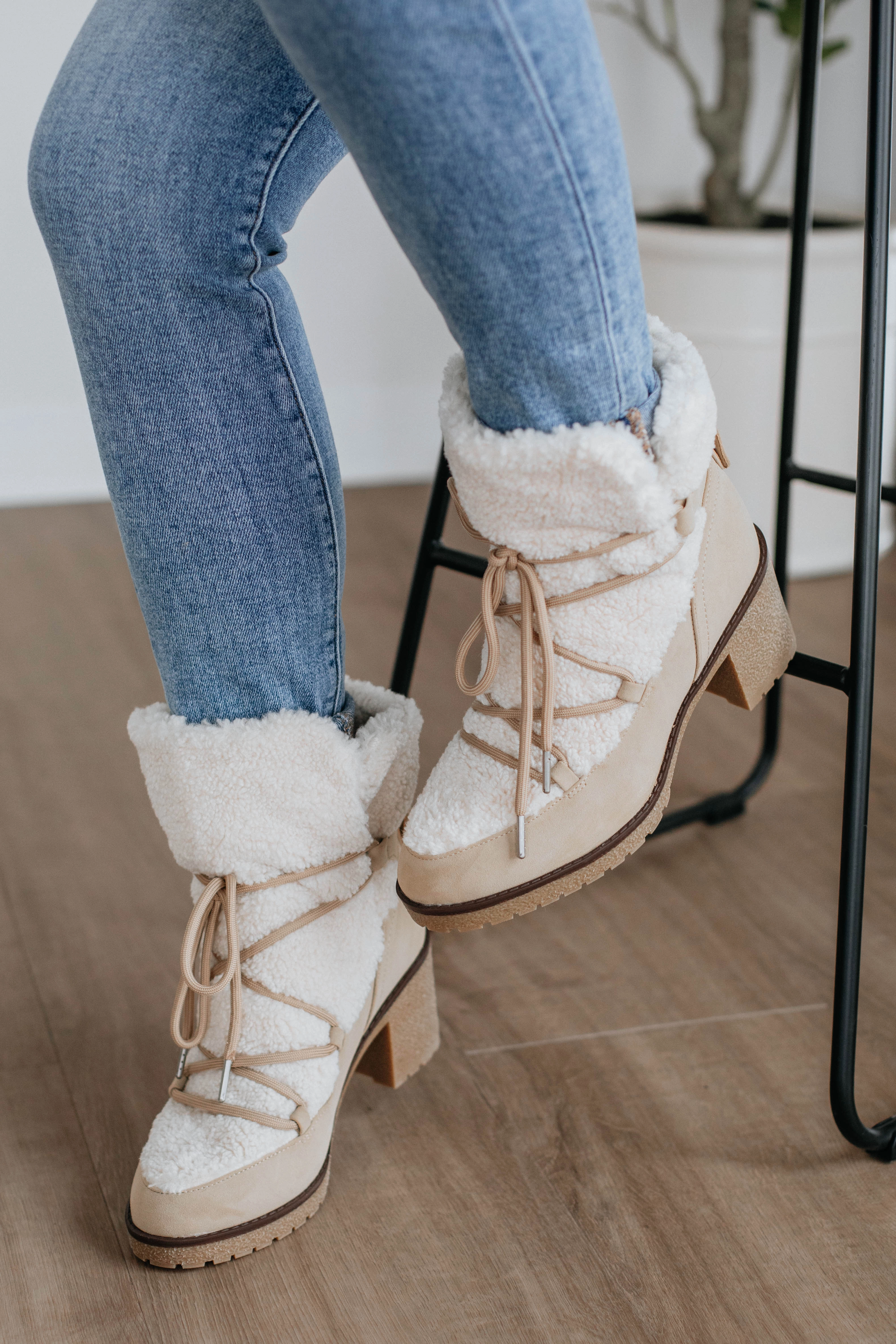 Embracing The Chill Boots - Taupe London Cool Surf Step