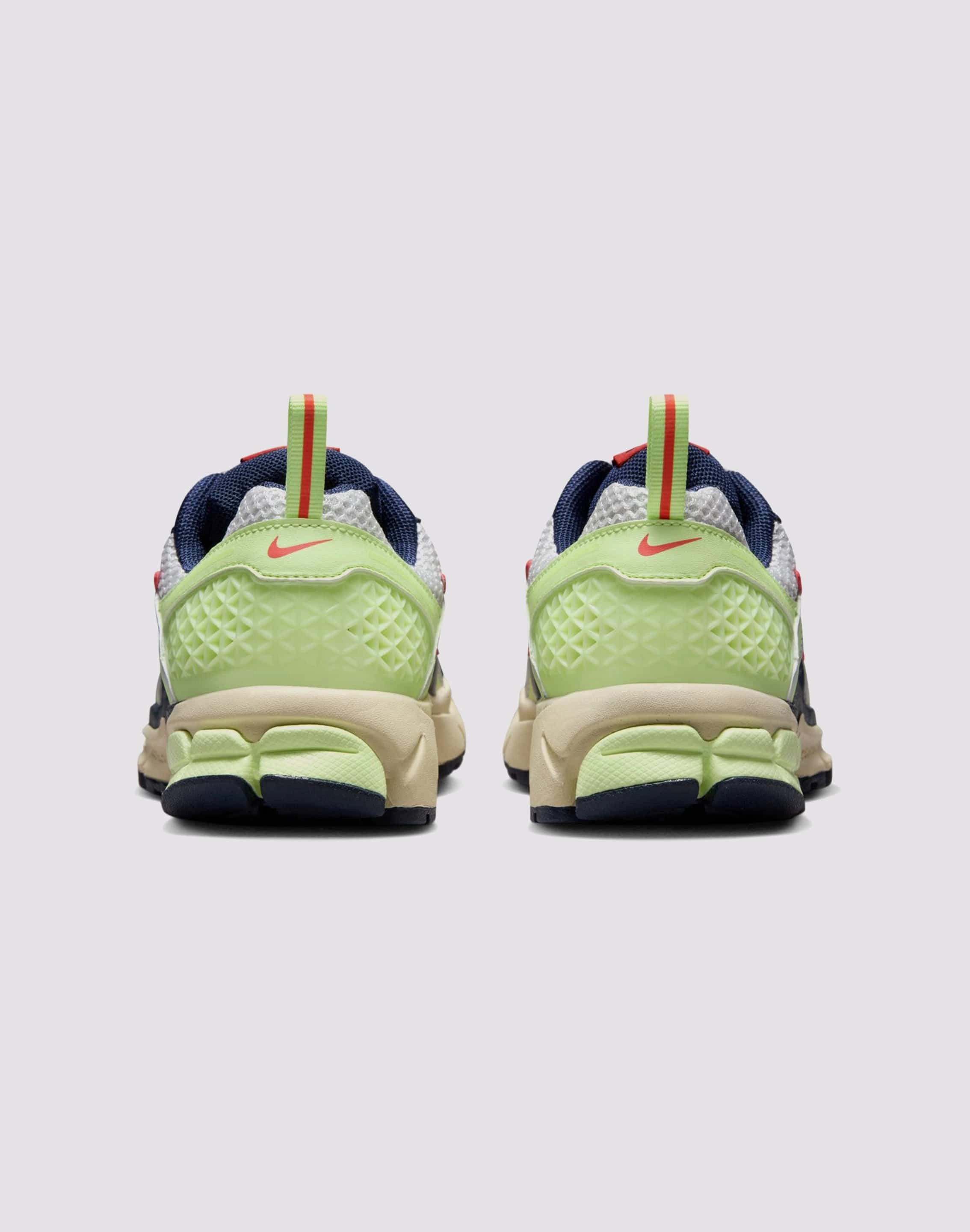 Nike Vomero 5 Grade-School Cross-training tool running with group shoes