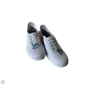 Shoes Sneakers By Skechers In White, Size: 9 Slim wear All-Day Durability