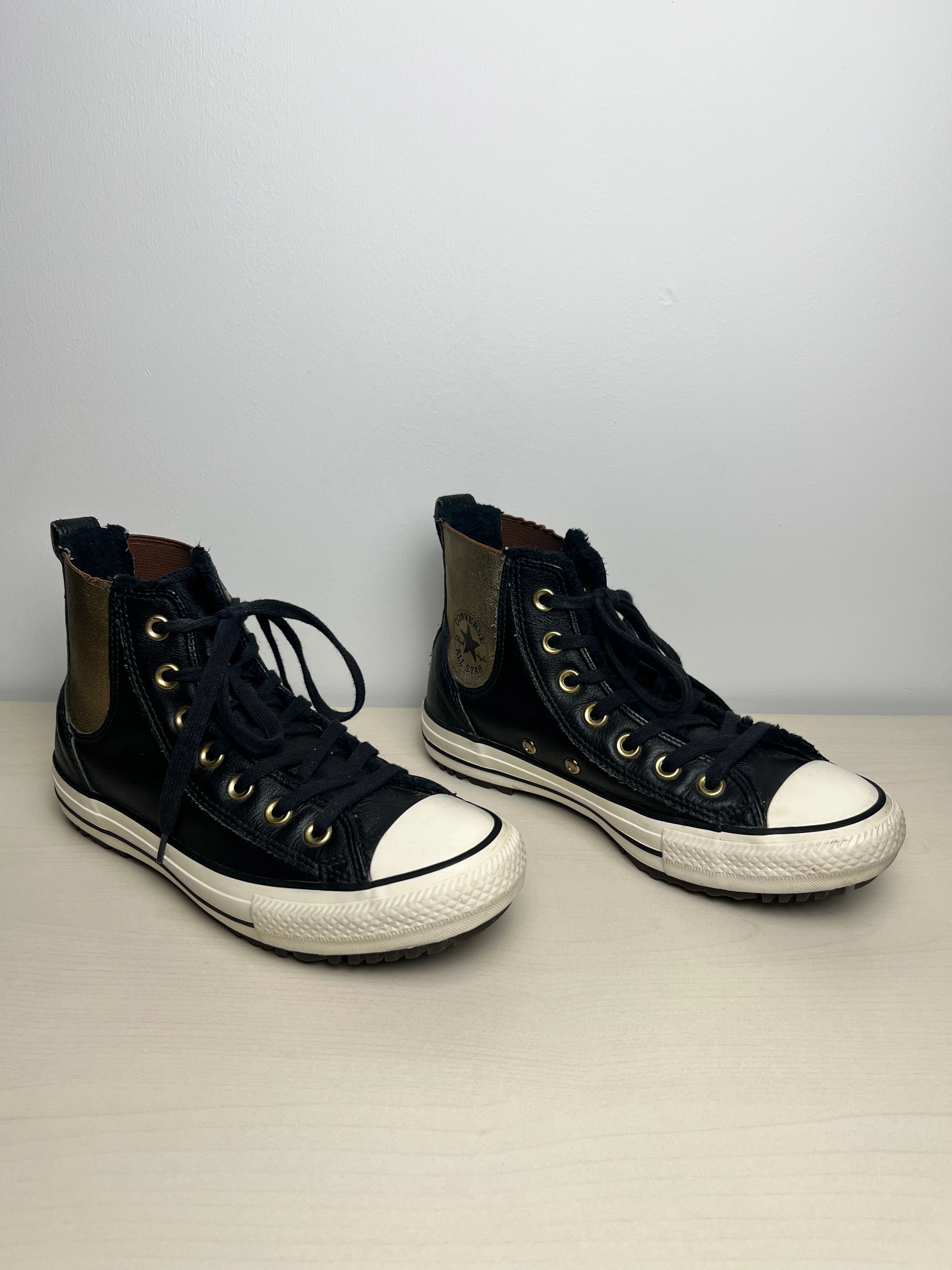Shoes Sneakers By Converse In Black & Gold, Size: 6 Bold piece