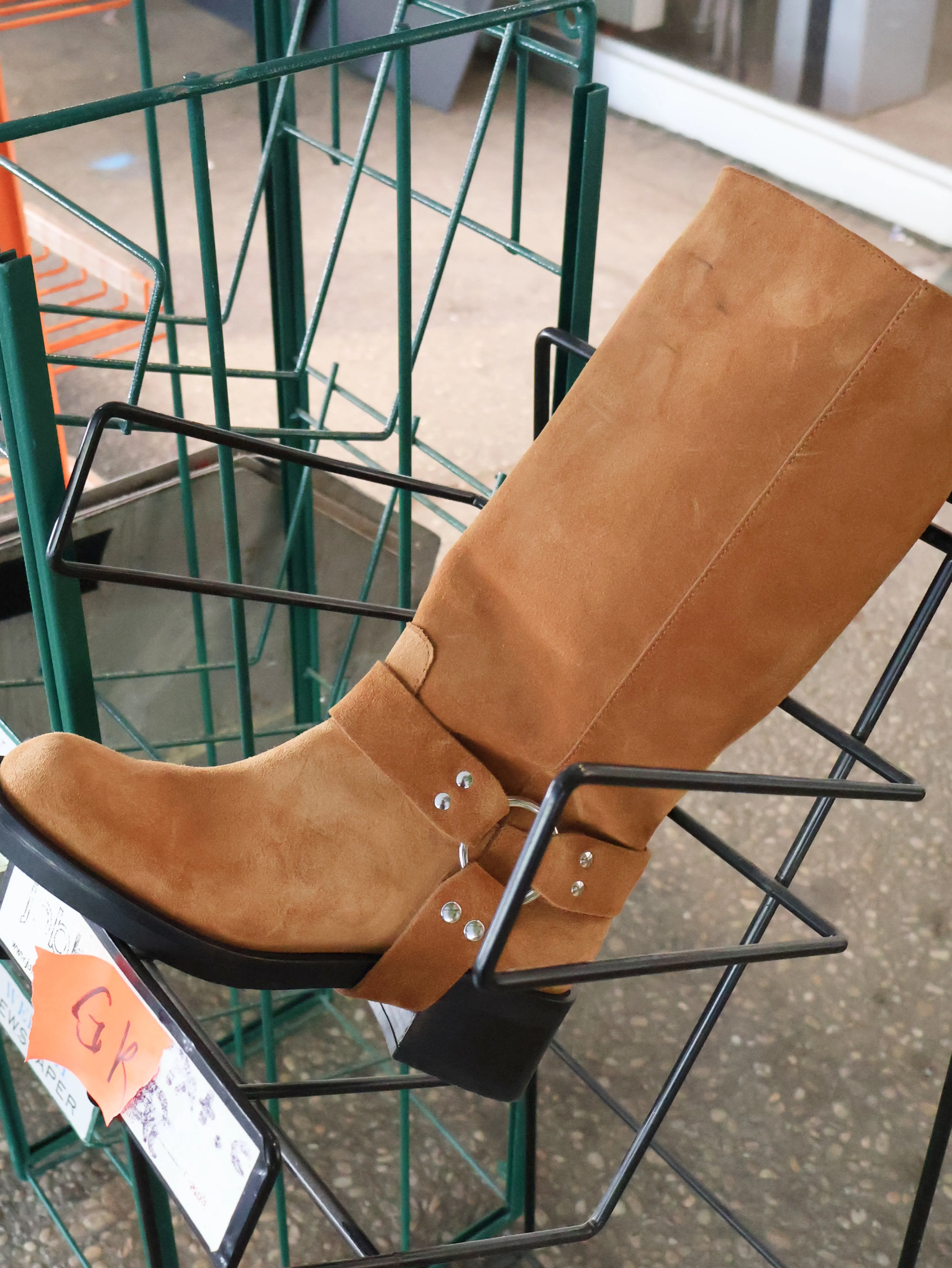 Stable Support Snowy Path Lucca Honey Suede Boot