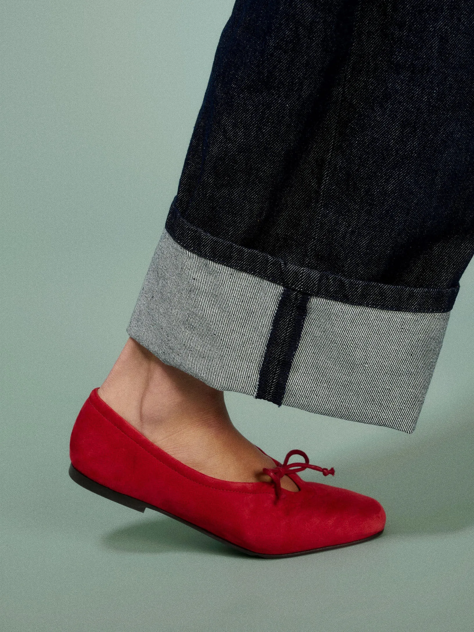 Sport Mode Prato Cherry Suede Ballerina