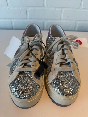 Outdoor Friendly Bounce Walk Shoes Sneakers By Cma In Silver & White, Size: 8